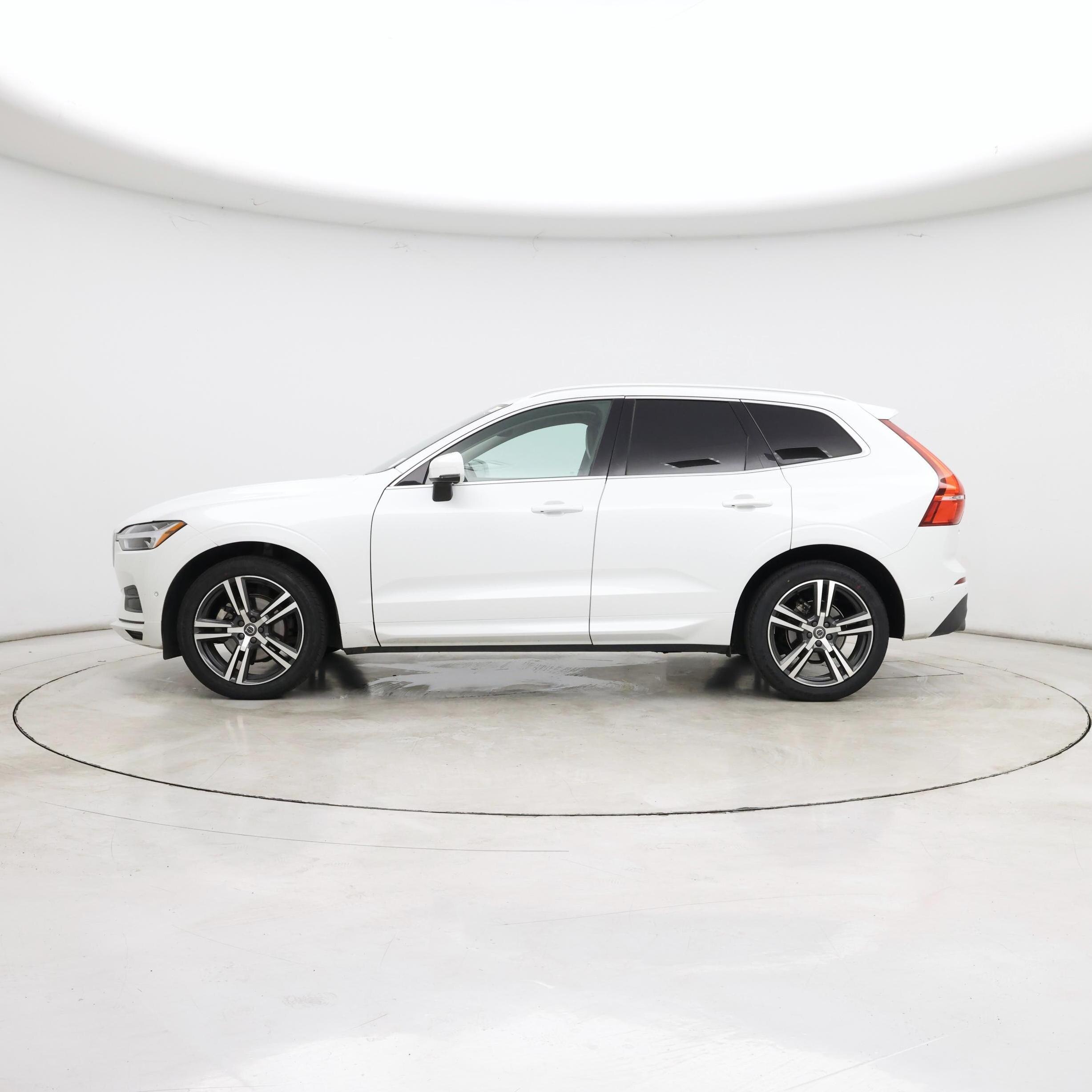 Thumbnail: 2019 Volvo XC60 - 3