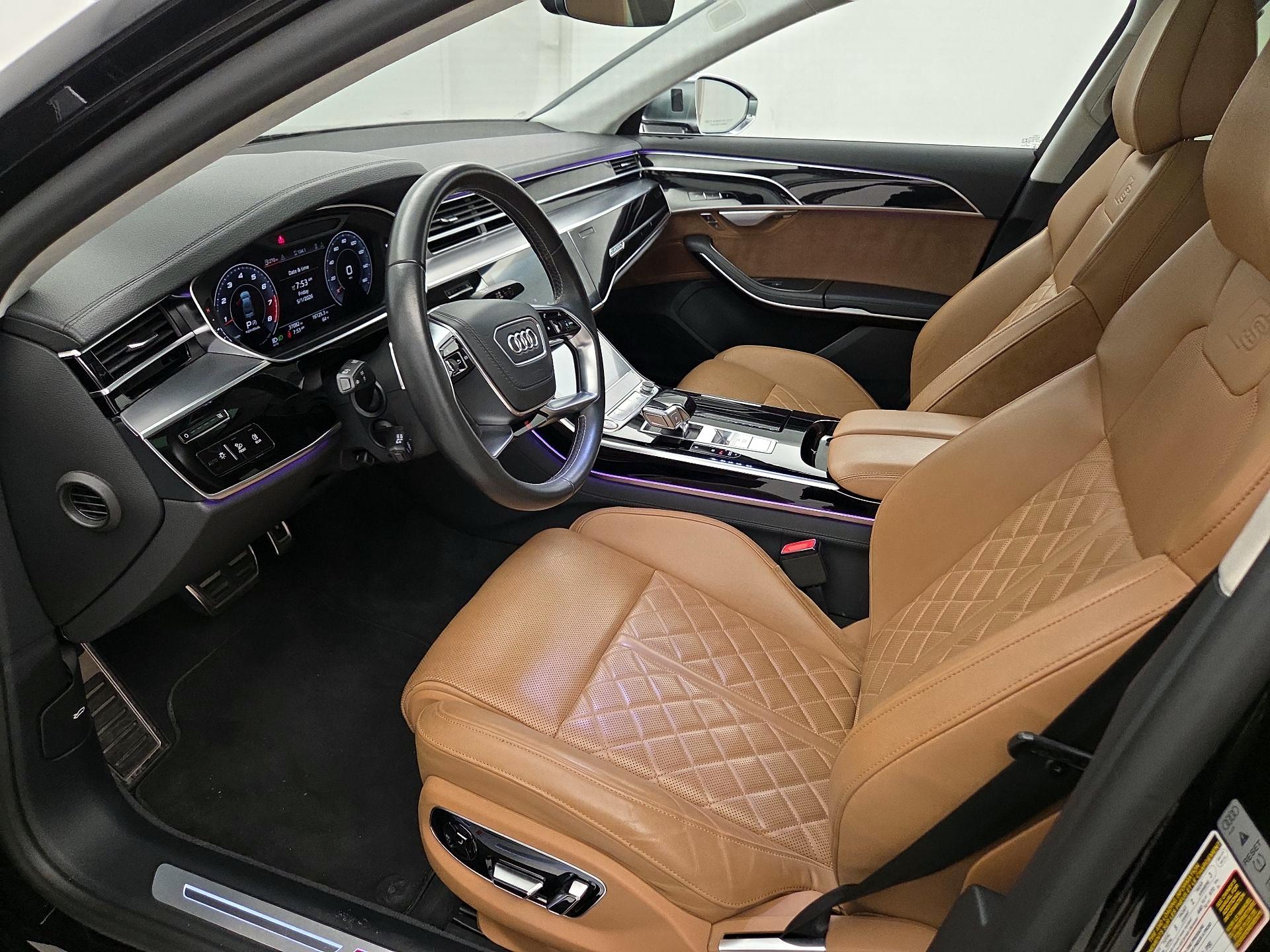 Thumbnail: 2020 Audi S8 - 11