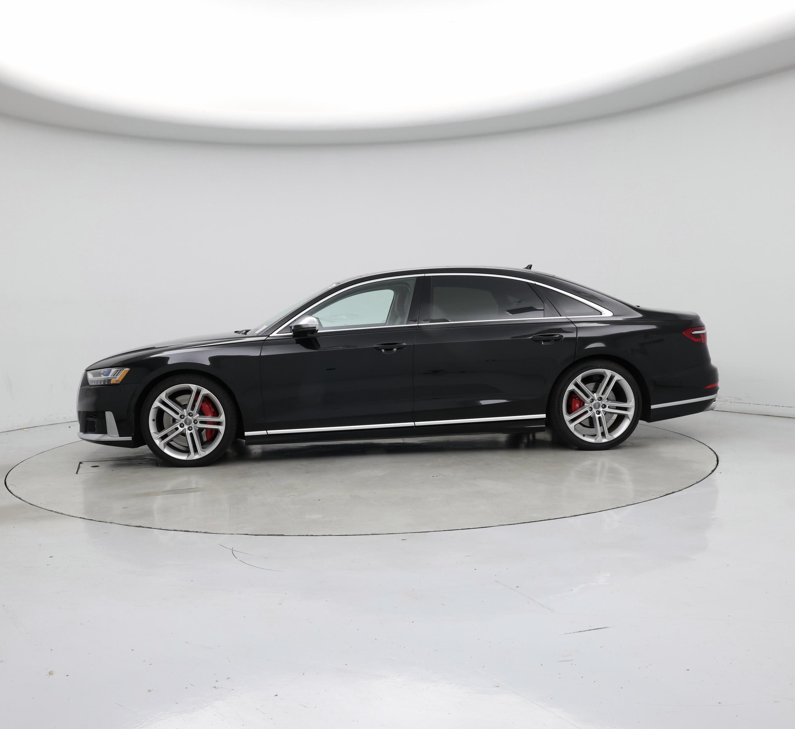 Thumbnail: 2020 Audi S8 - 3