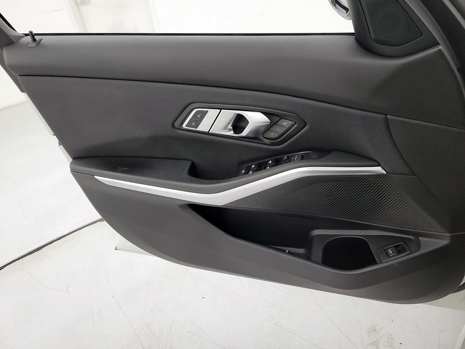 Thumbnail: 2020 BMW 3 Series - 12