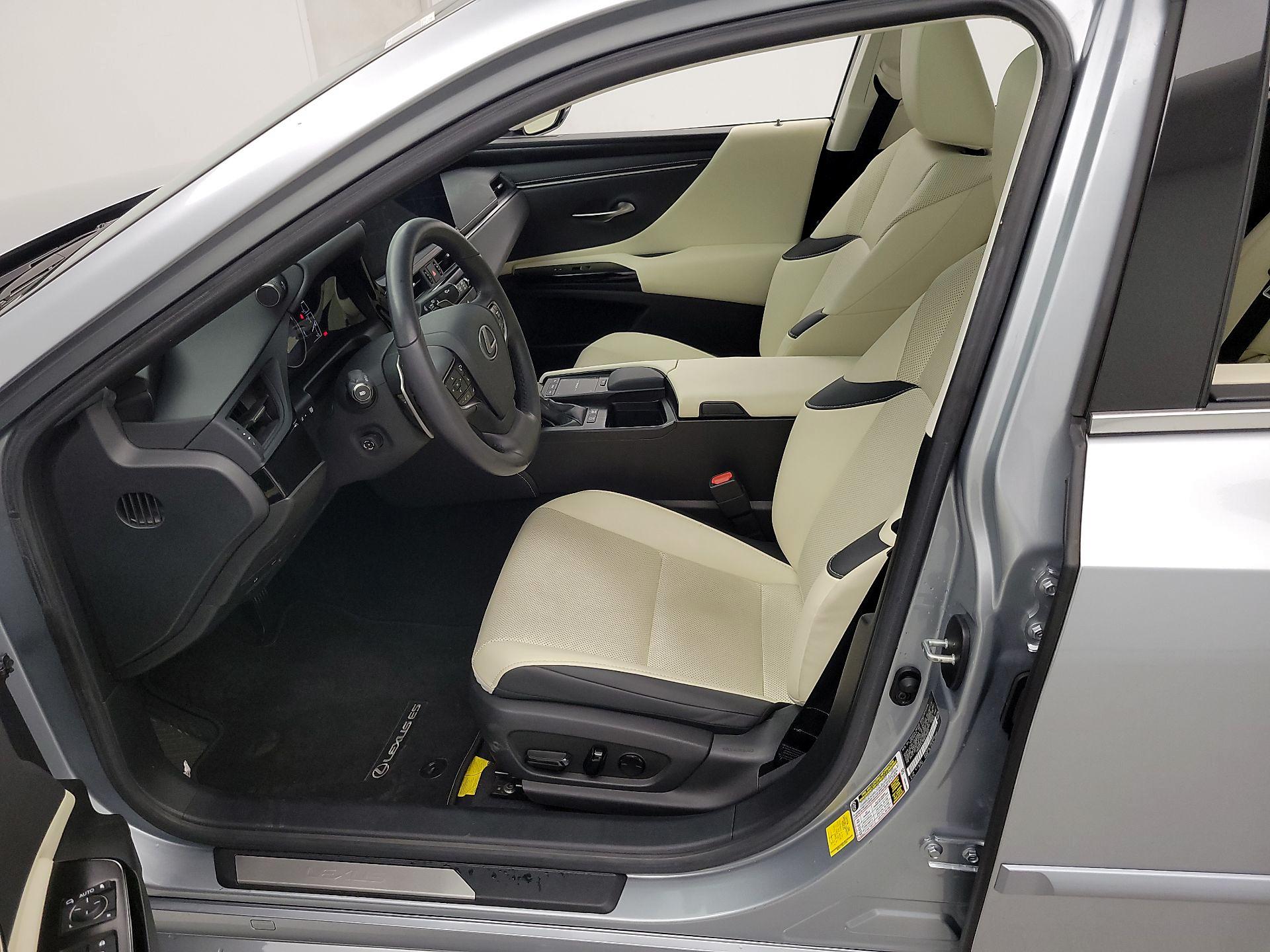 Thumbnail: 2022 Lexus ES - 11