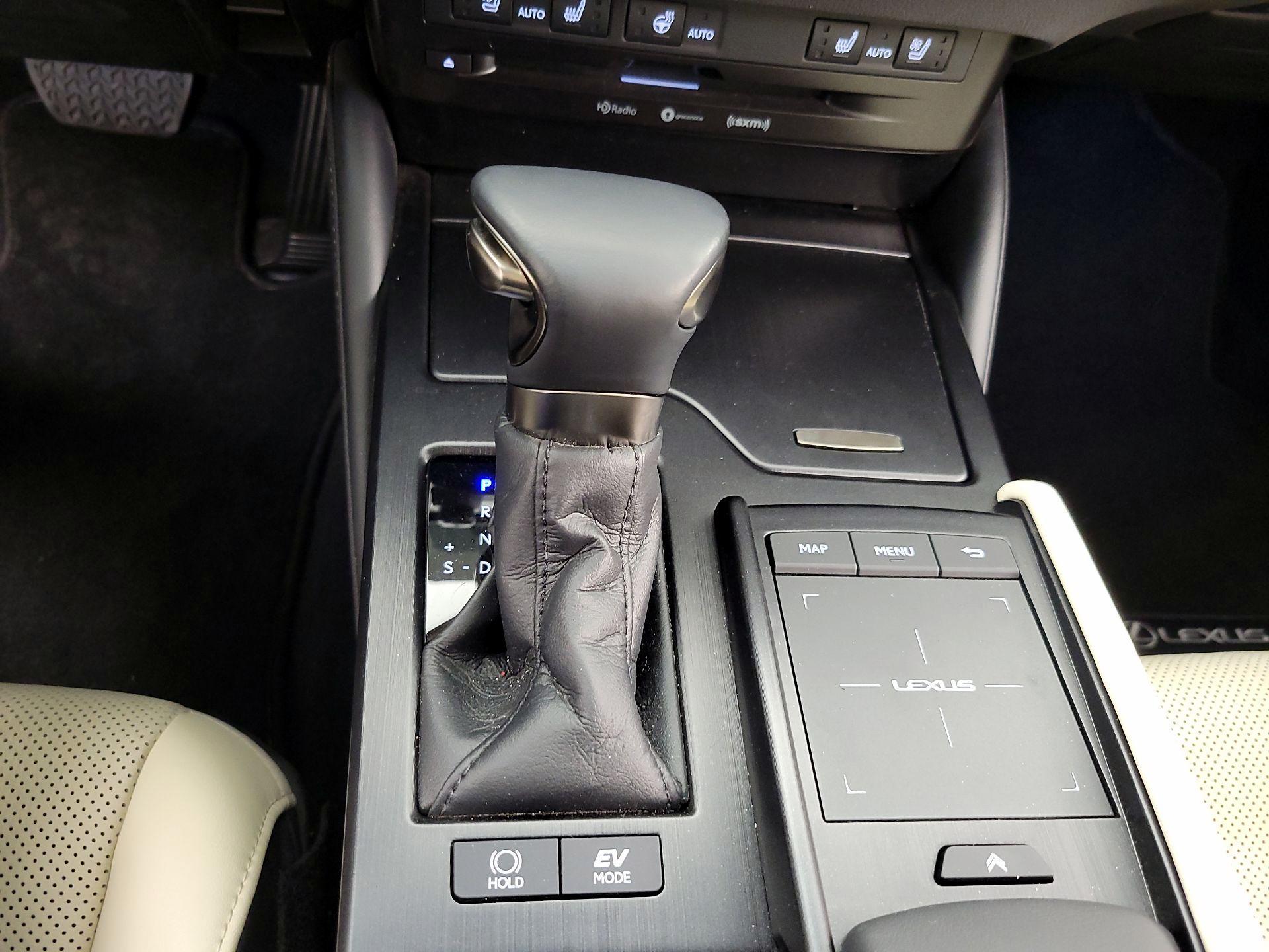 Thumbnail: 2022 Lexus ES - 18