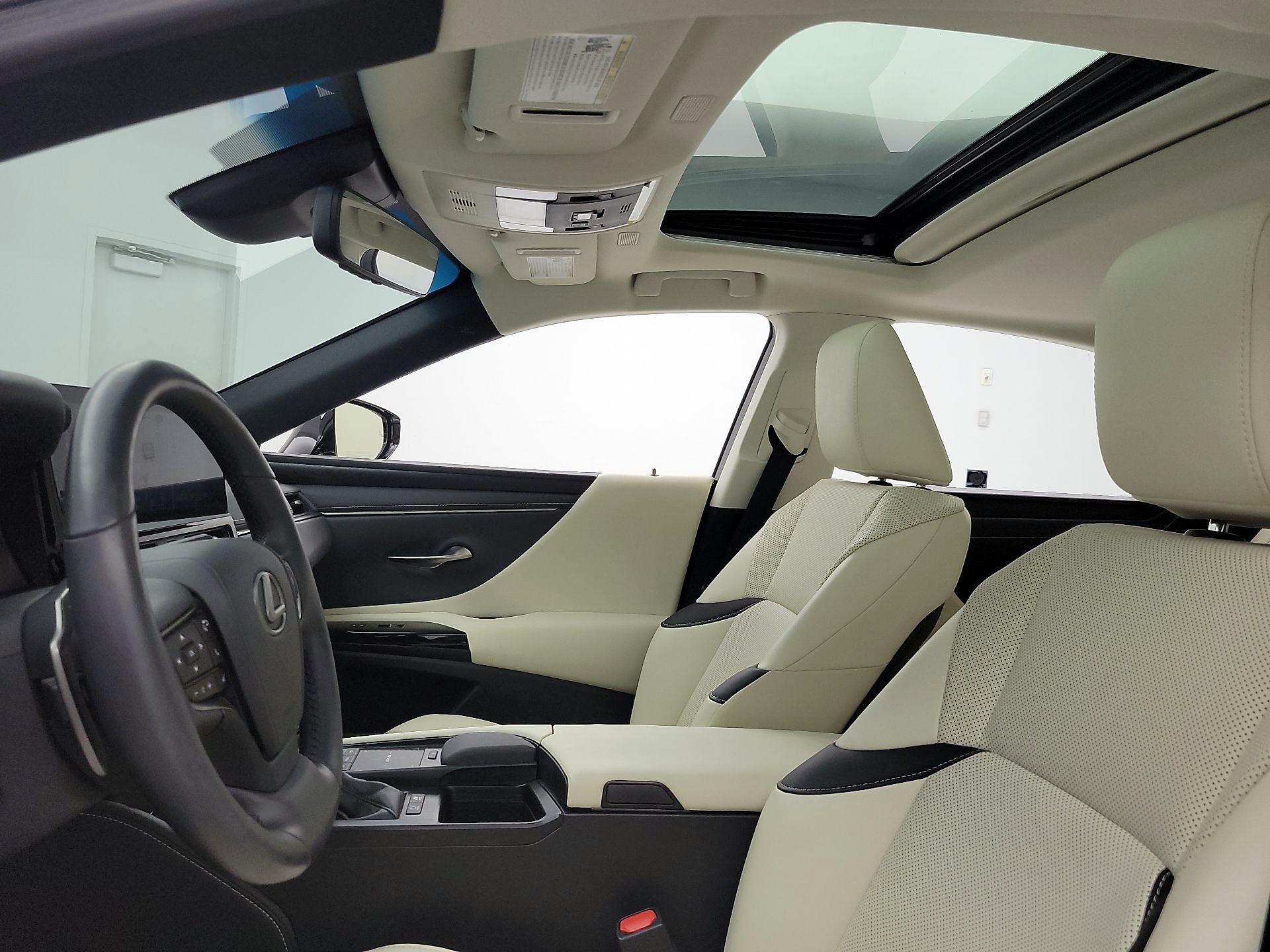 Thumbnail: 2022 Lexus ES - 20