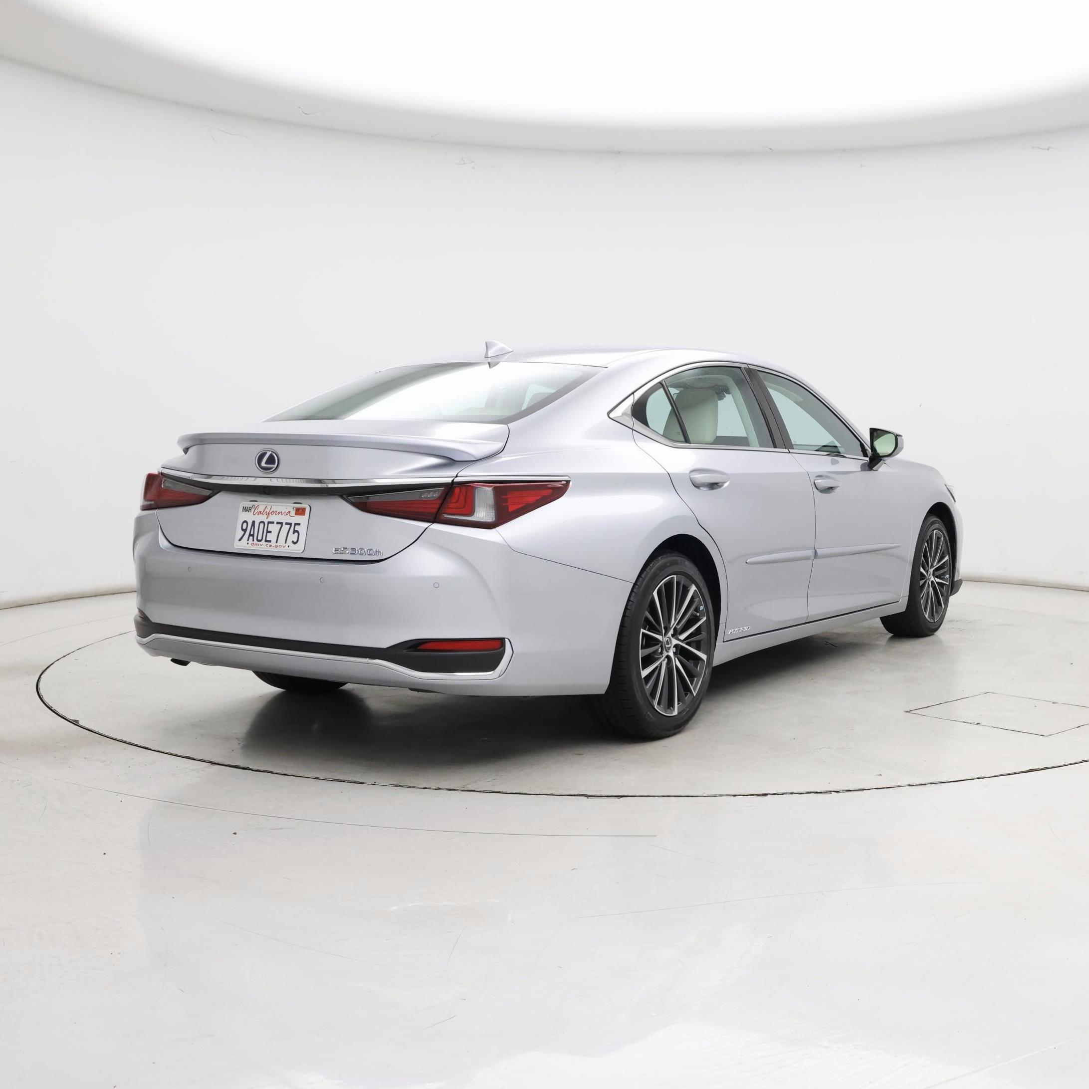 Thumbnail: 2022 Lexus ES - 8