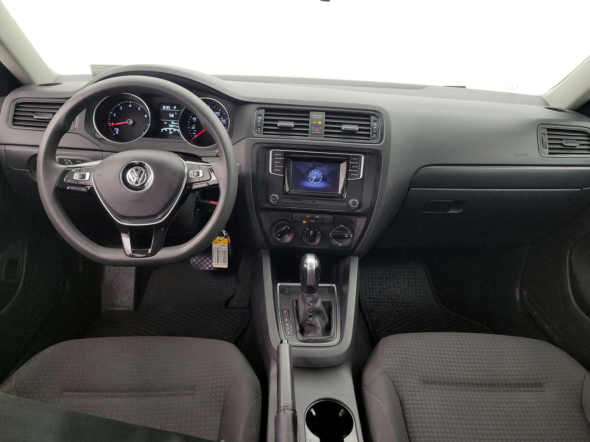 Thumbnail: 2016 Volkswagen Jetta - 9