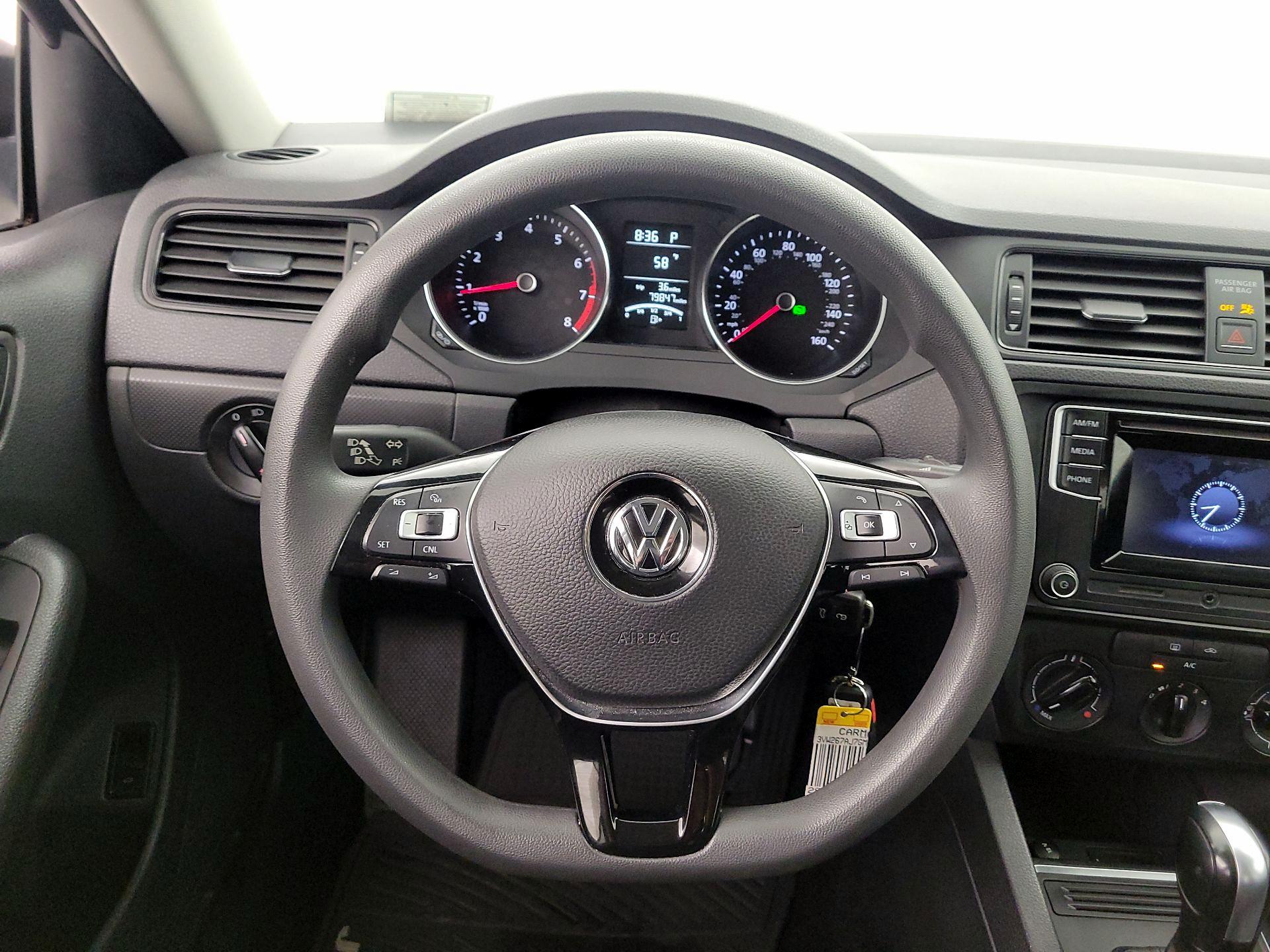 Thumbnail: 2016 Volkswagen Jetta - 10