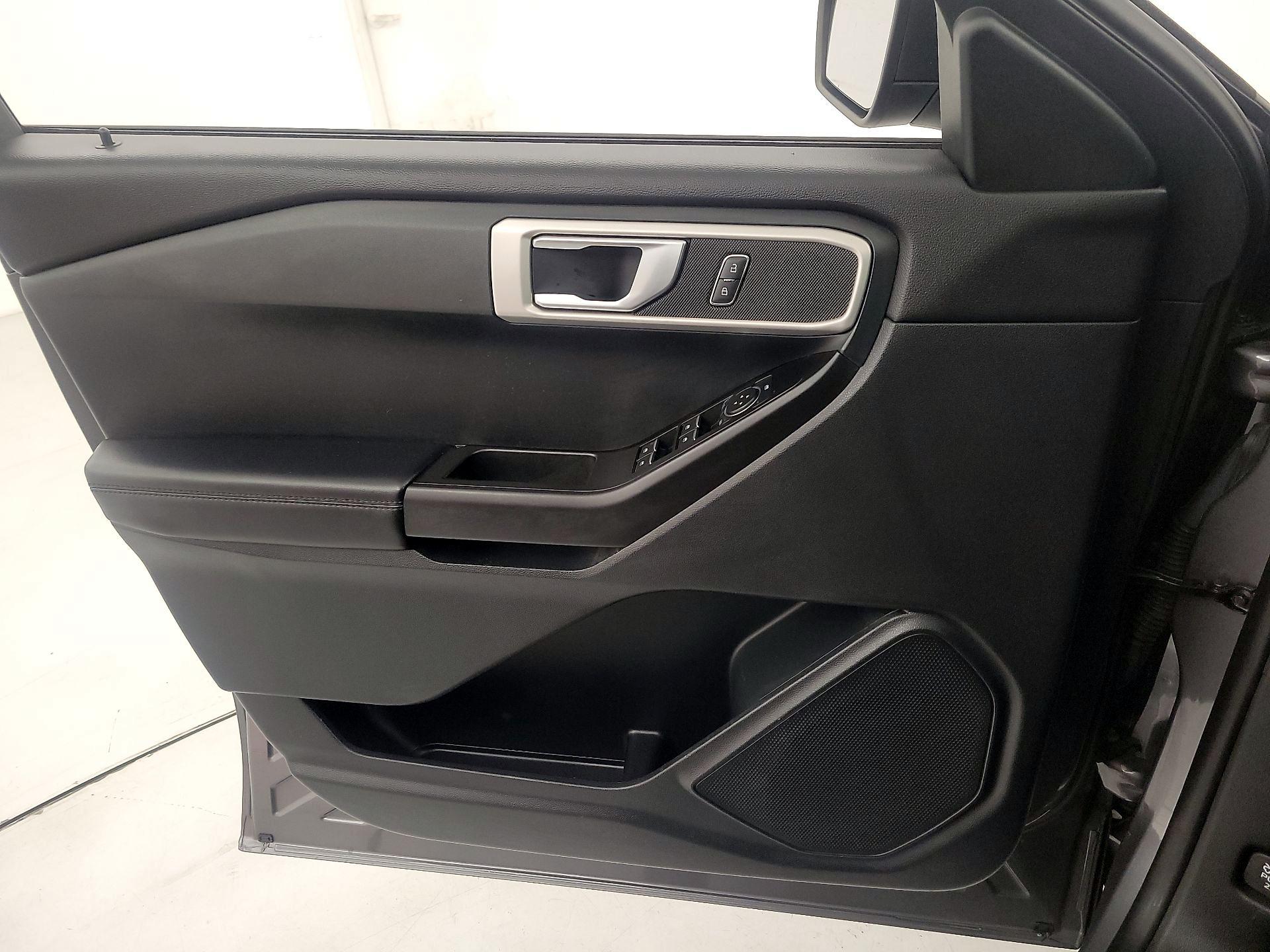 Thumbnail: 2021 Ford Explorer - 12