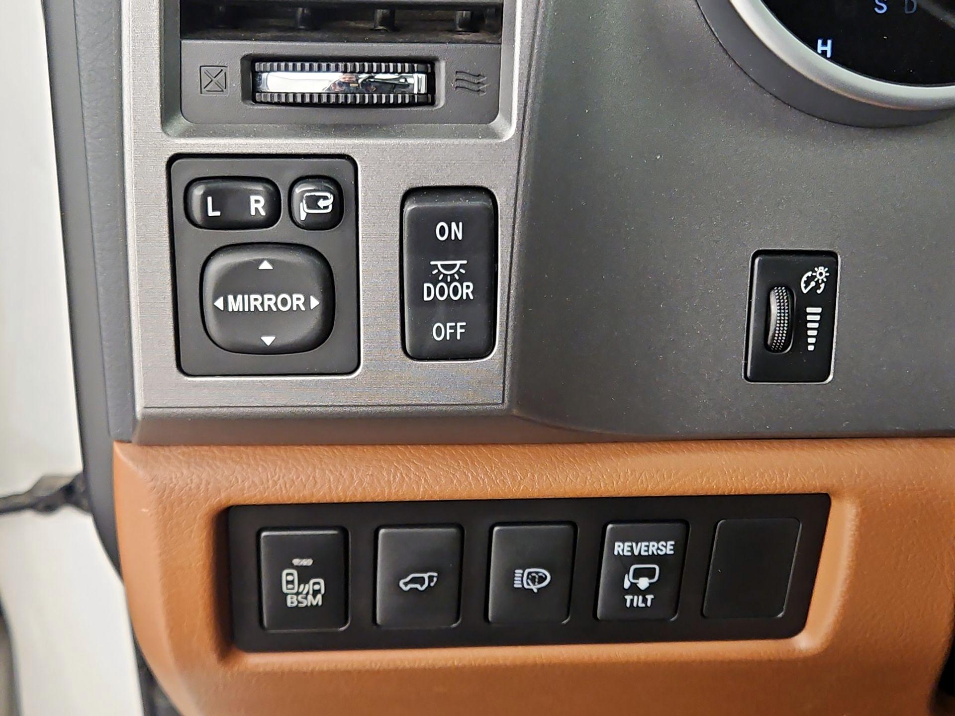 Thumbnail: 2016 Toyota Sequoia - 13