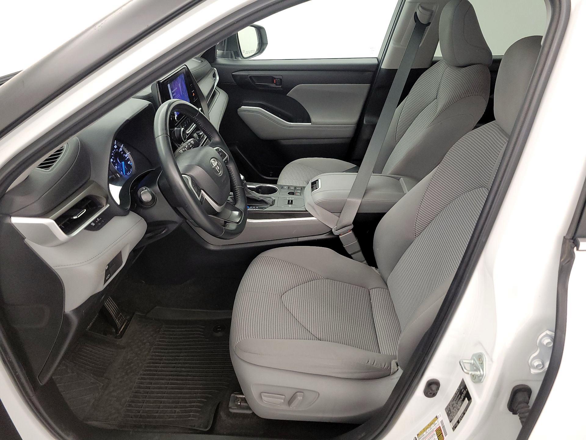 Thumbnail: 2023 Toyota Highlander - 11