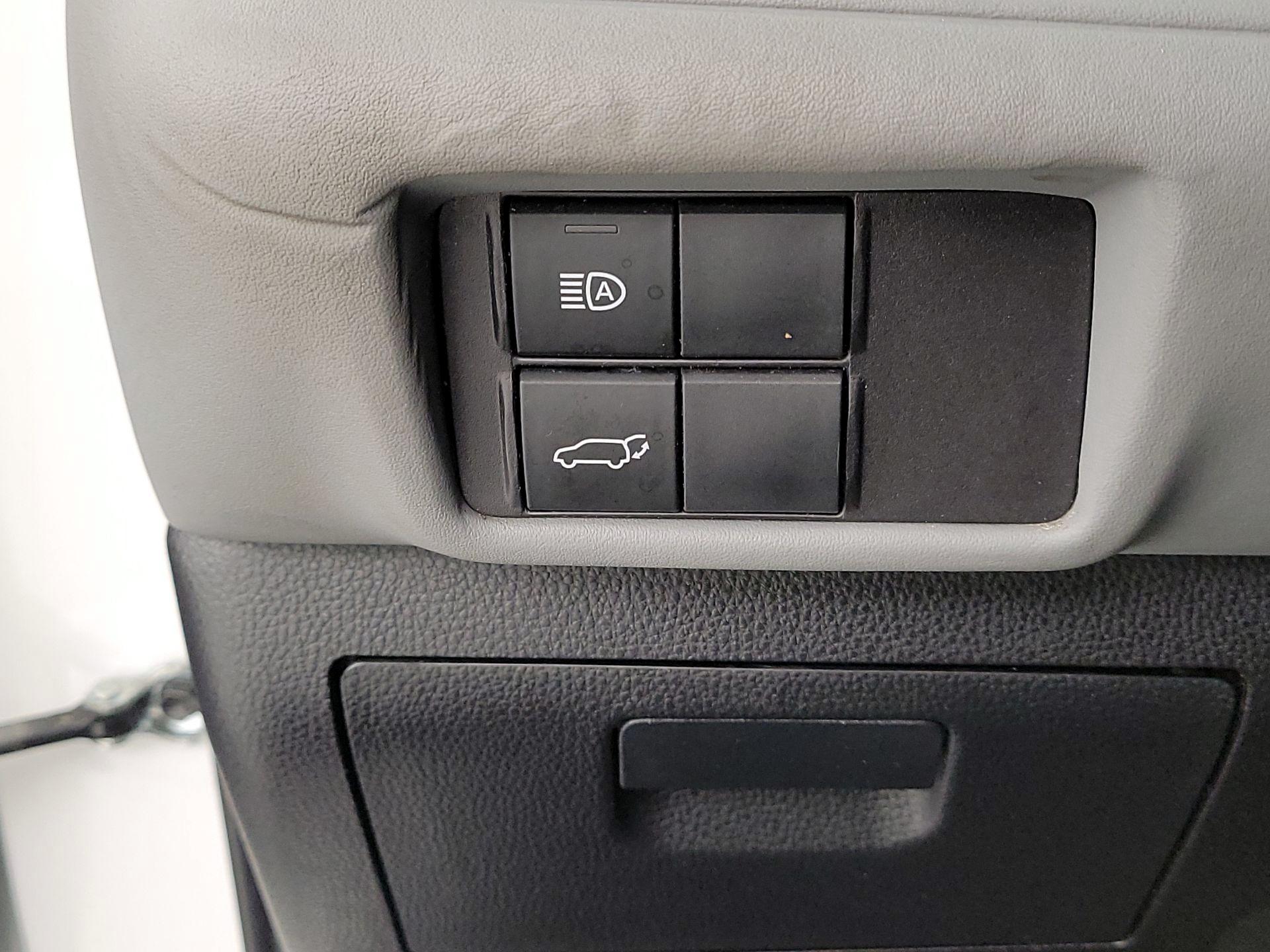 Thumbnail: 2023 Toyota Highlander - 13