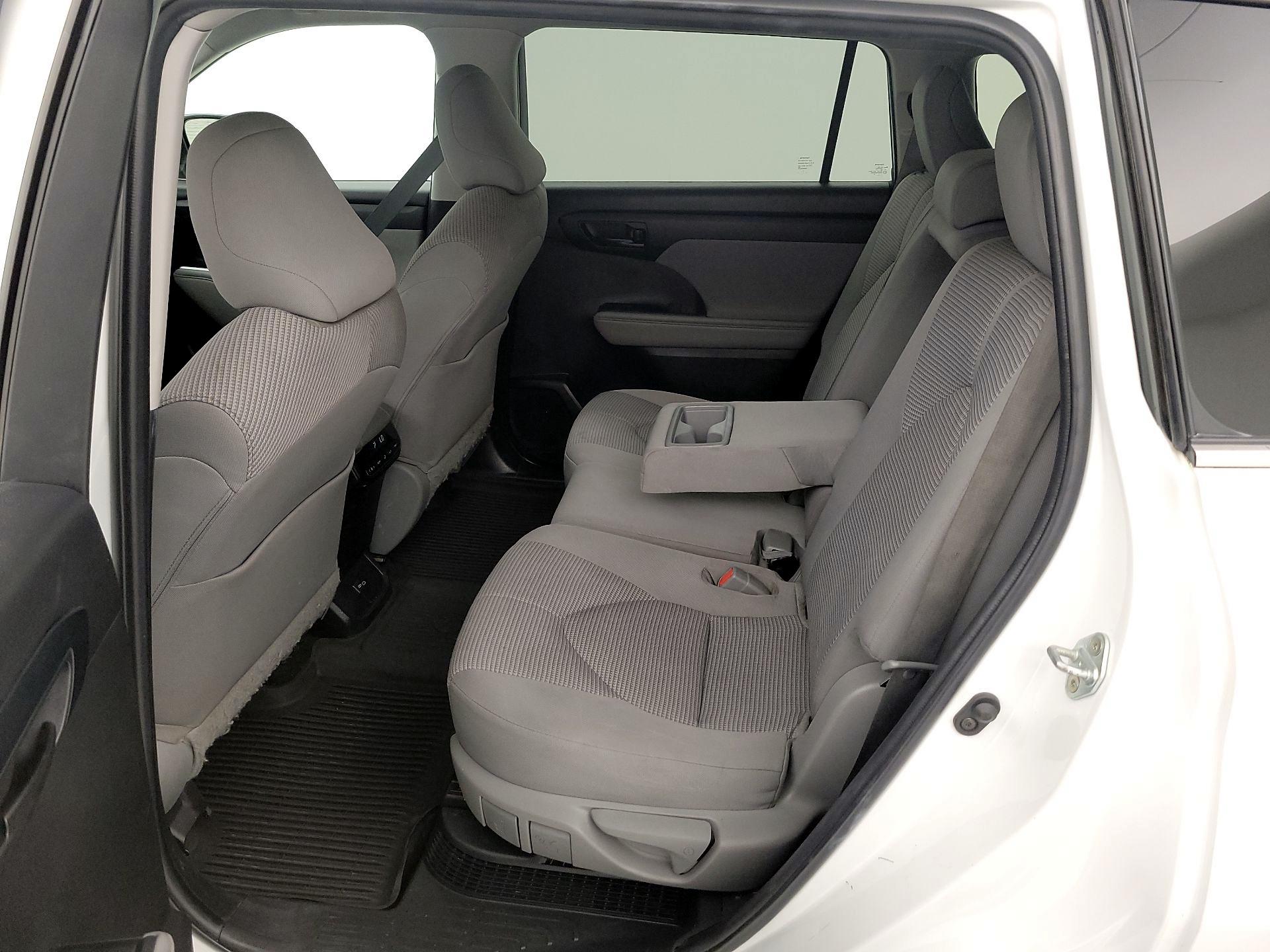 Thumbnail: 2023 Toyota Highlander - 19