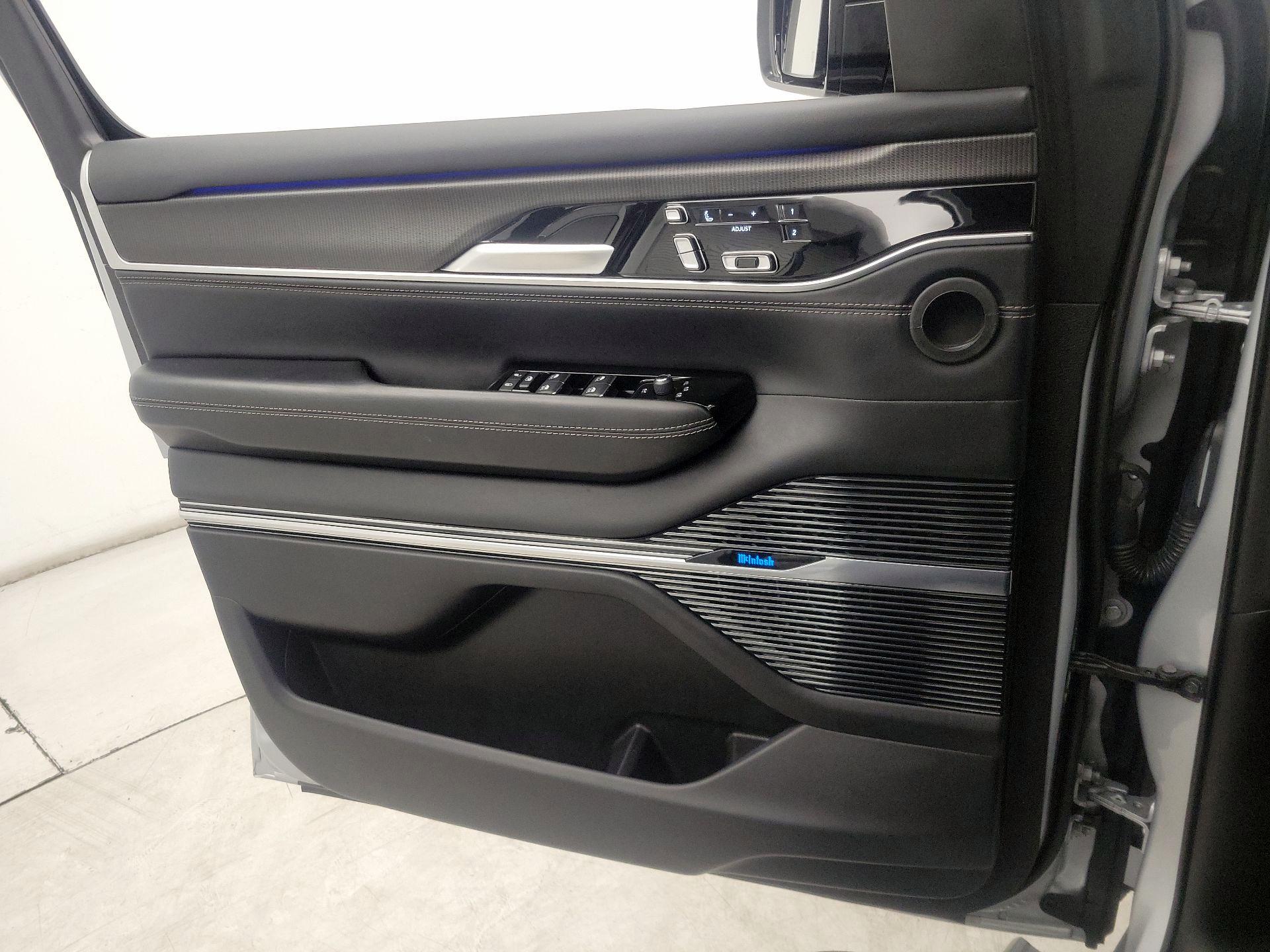 Thumbnail: 2024 Jeep Grand Wagoneer L - 12