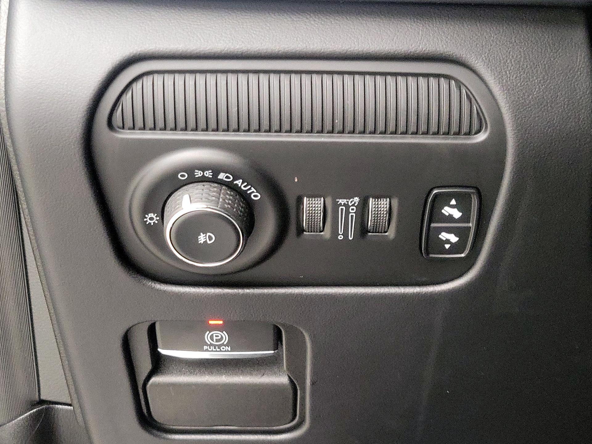 Thumbnail: 2024 Jeep Grand Wagoneer L - 13