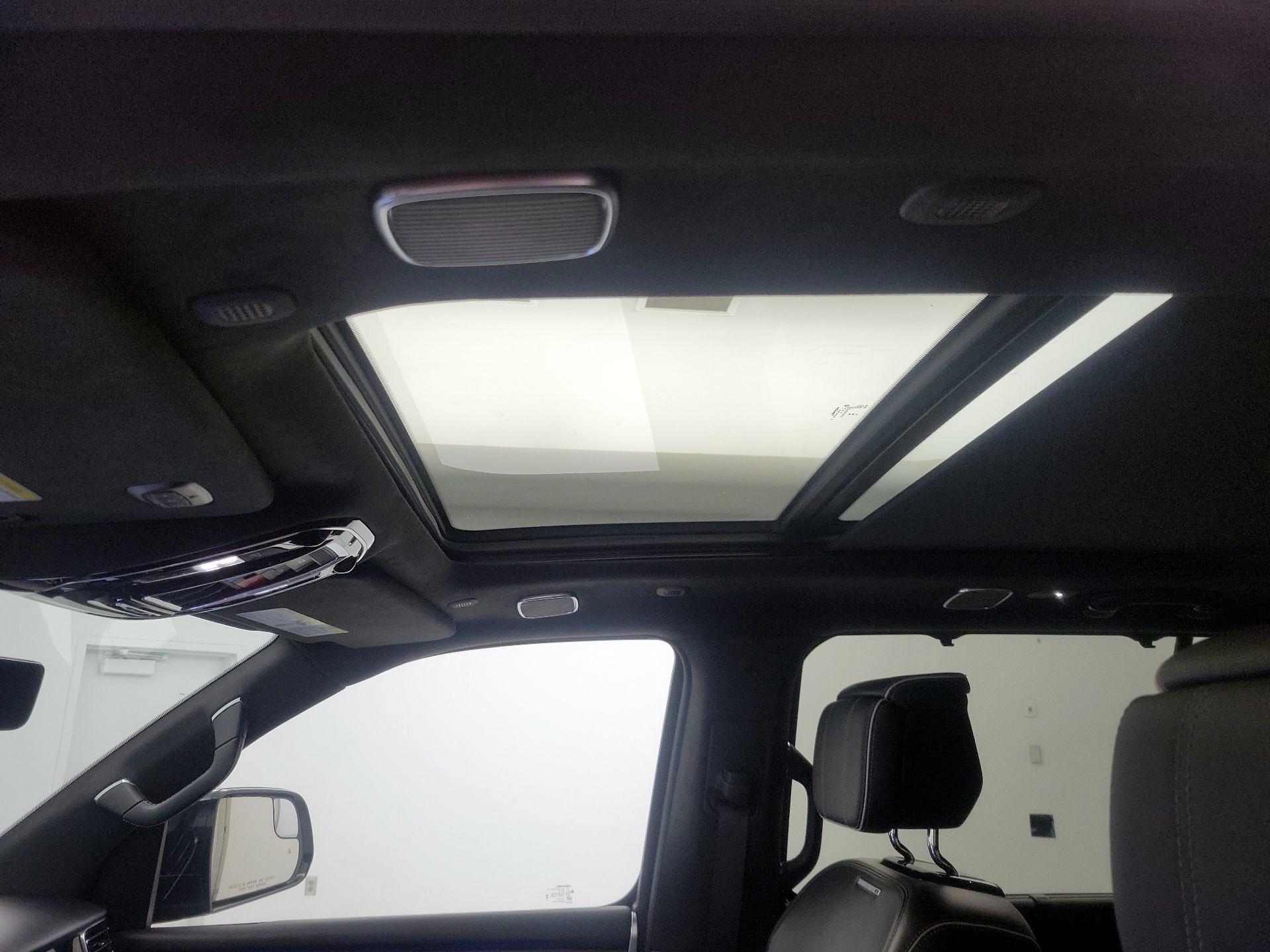 Thumbnail: 2024 Jeep Grand Wagoneer L - 20