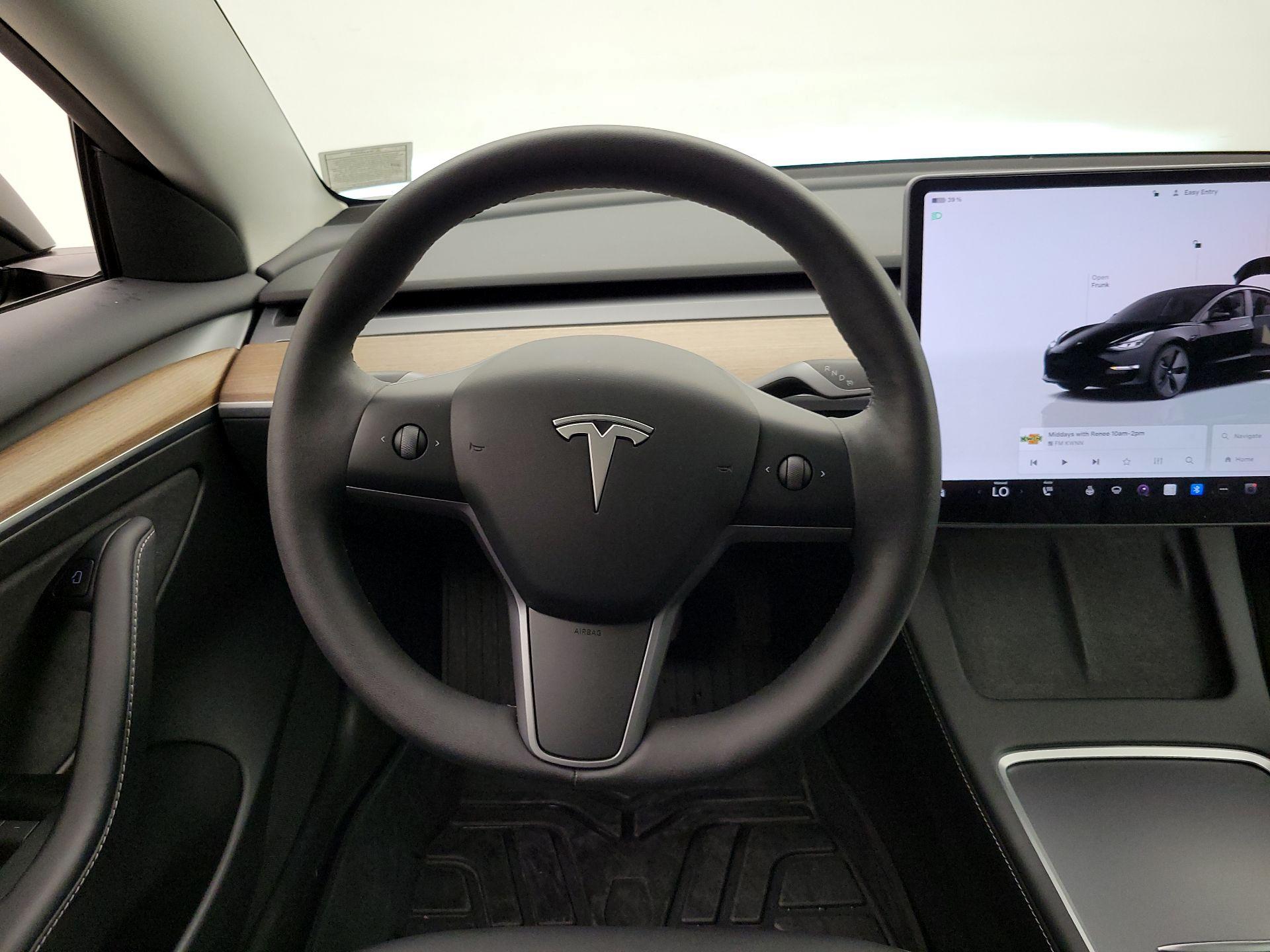 Thumbnail: 2023 Tesla Model 3 - 10