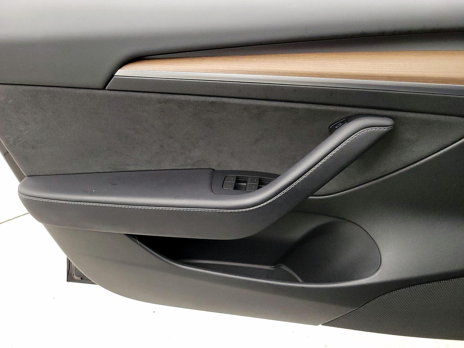 Thumbnail: 2023 Tesla Model 3 - 12