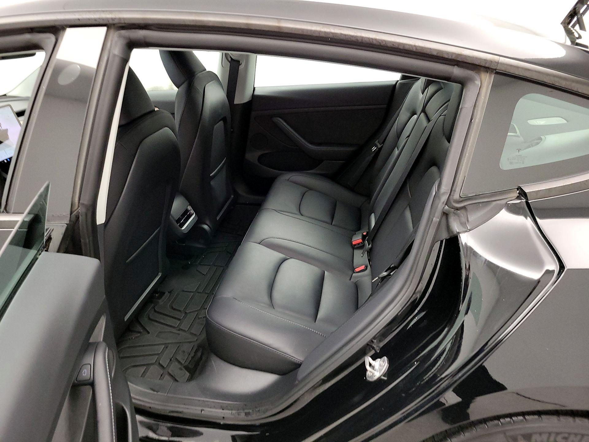 Thumbnail: 2023 Tesla Model 3 - 19