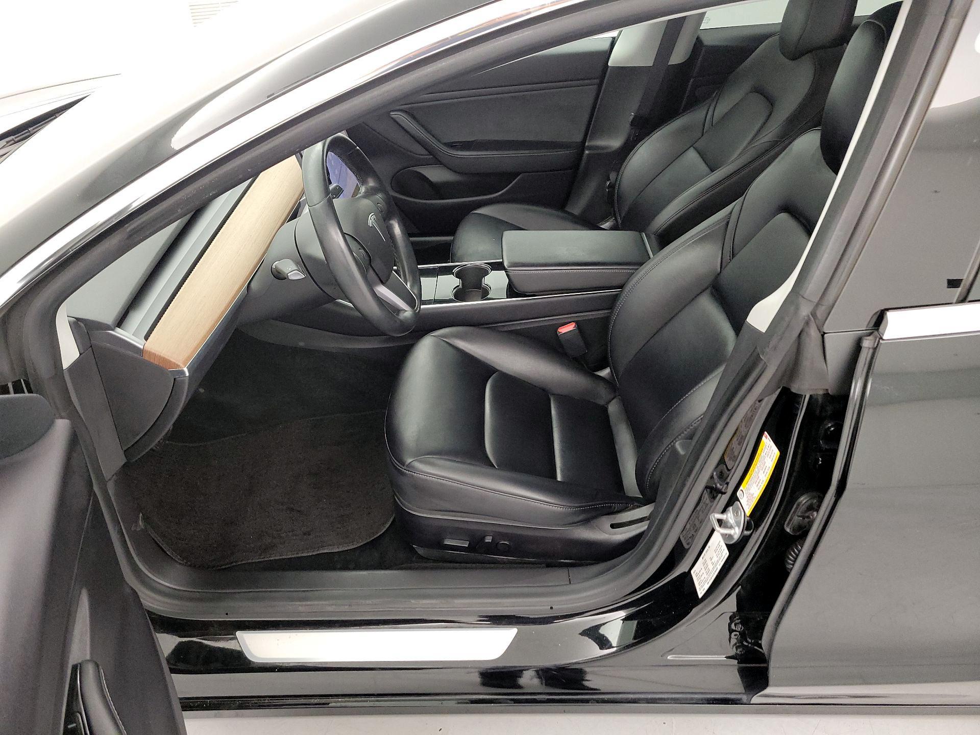 Thumbnail: 2019 Tesla Model 3 - 11