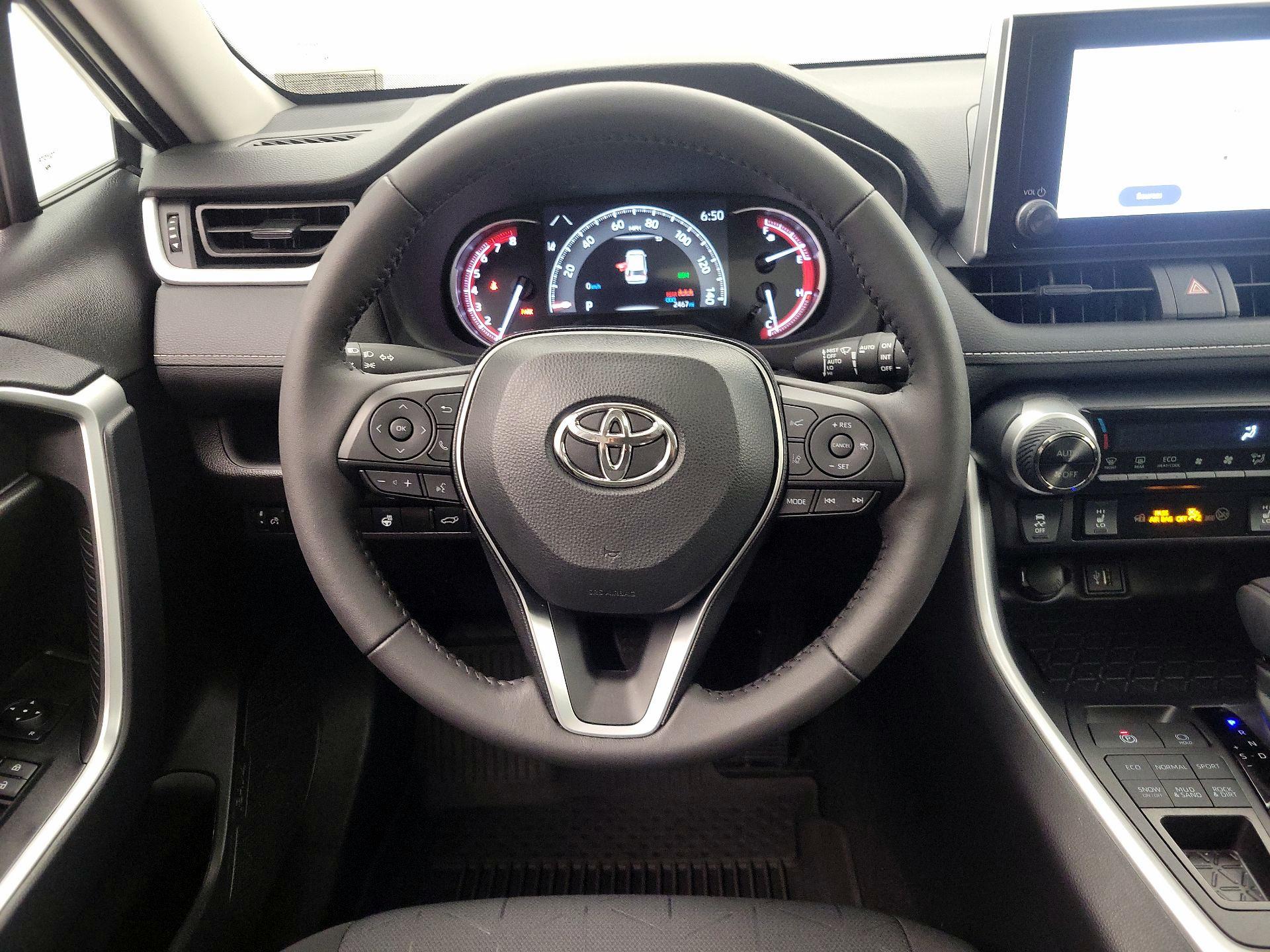 Thumbnail: 2025 Toyota RAV4 - 9