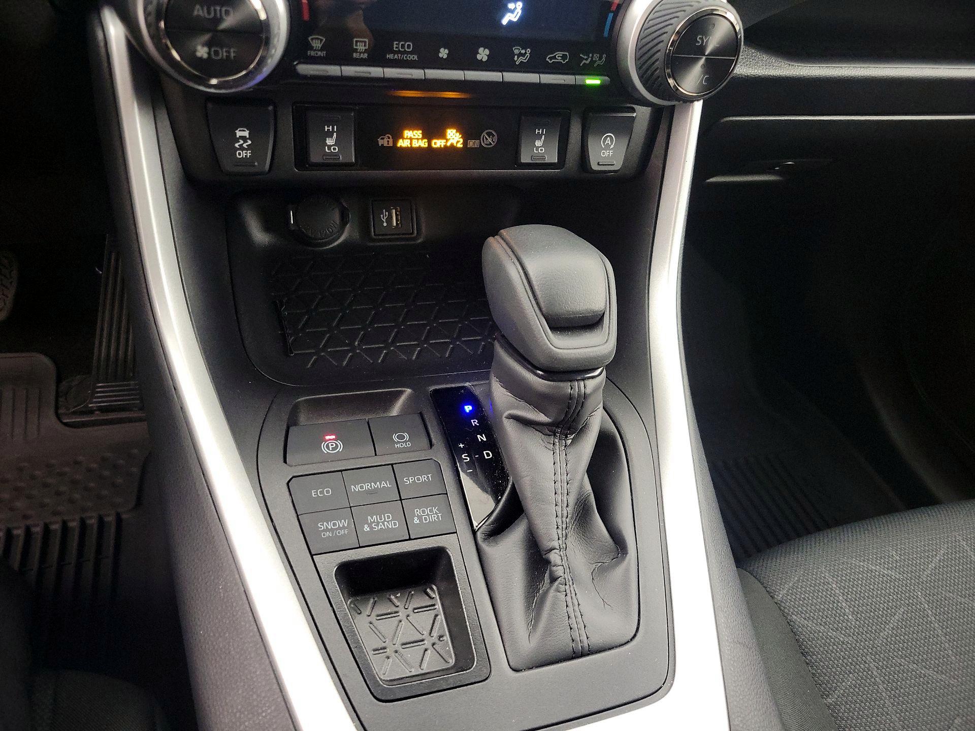 Thumbnail: 2025 Toyota RAV4 - 17