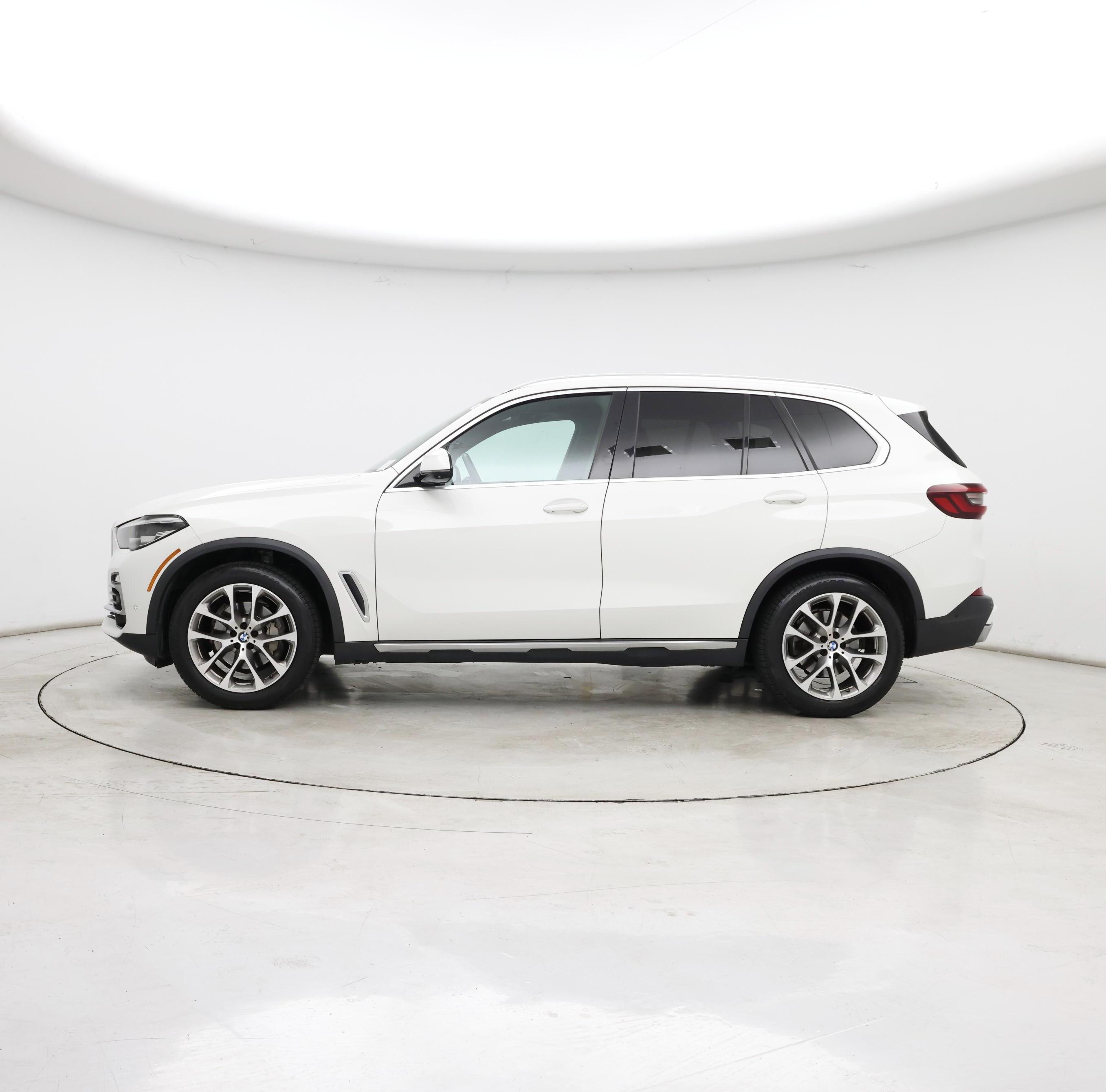 Thumbnail: 2021 BMW X5 - 3