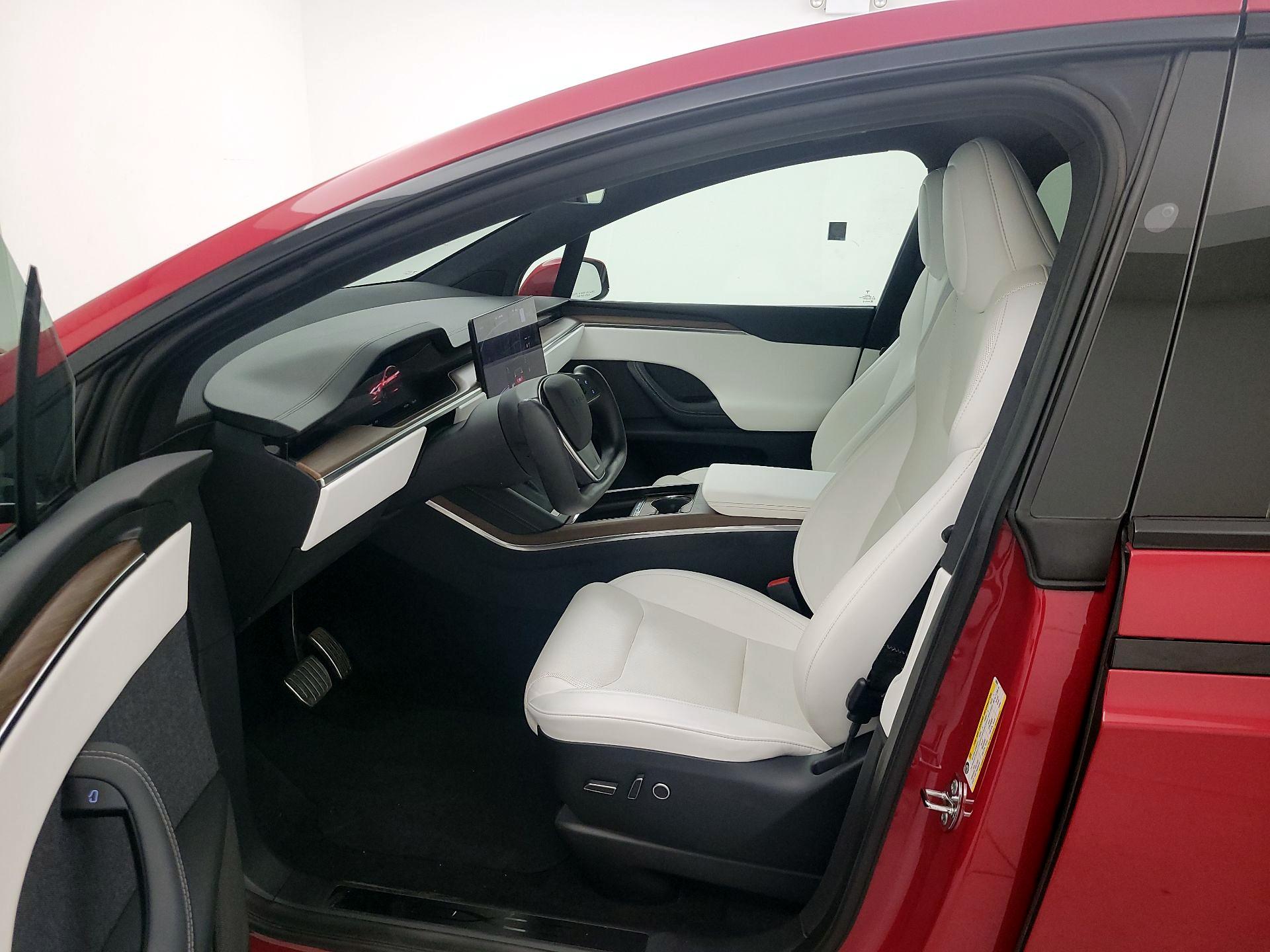Thumbnail: 2022 Tesla Model X - 11
