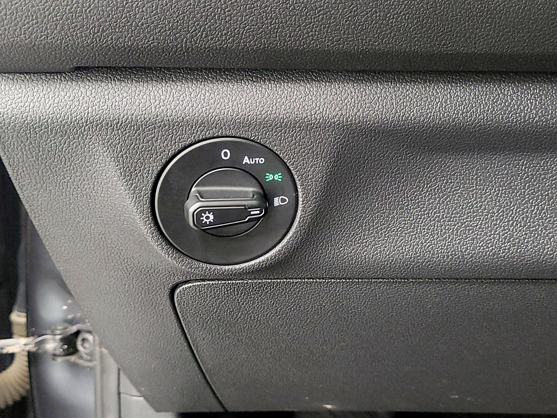 Thumbnail: 2019 Volkswagen Jetta - 13