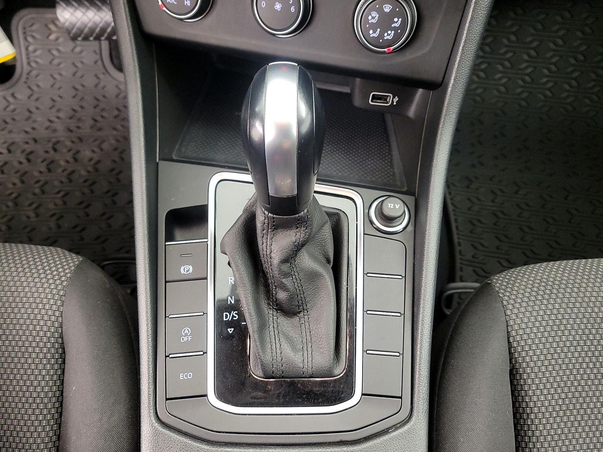 Thumbnail: 2019 Volkswagen Jetta - 17