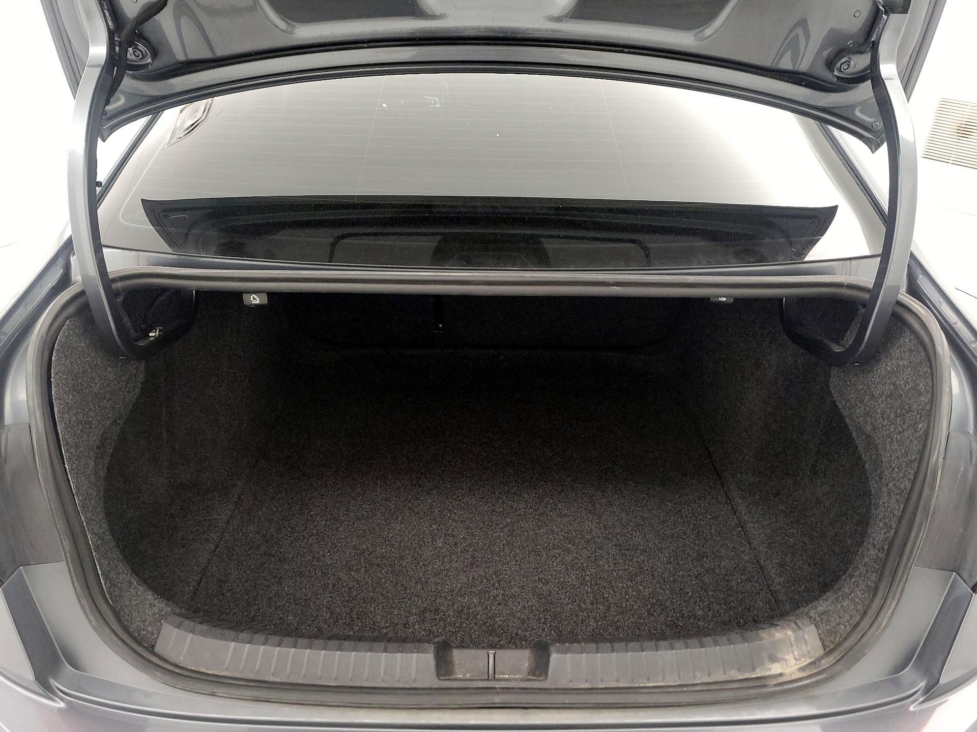 Thumbnail: 2019 Volkswagen Jetta - 20