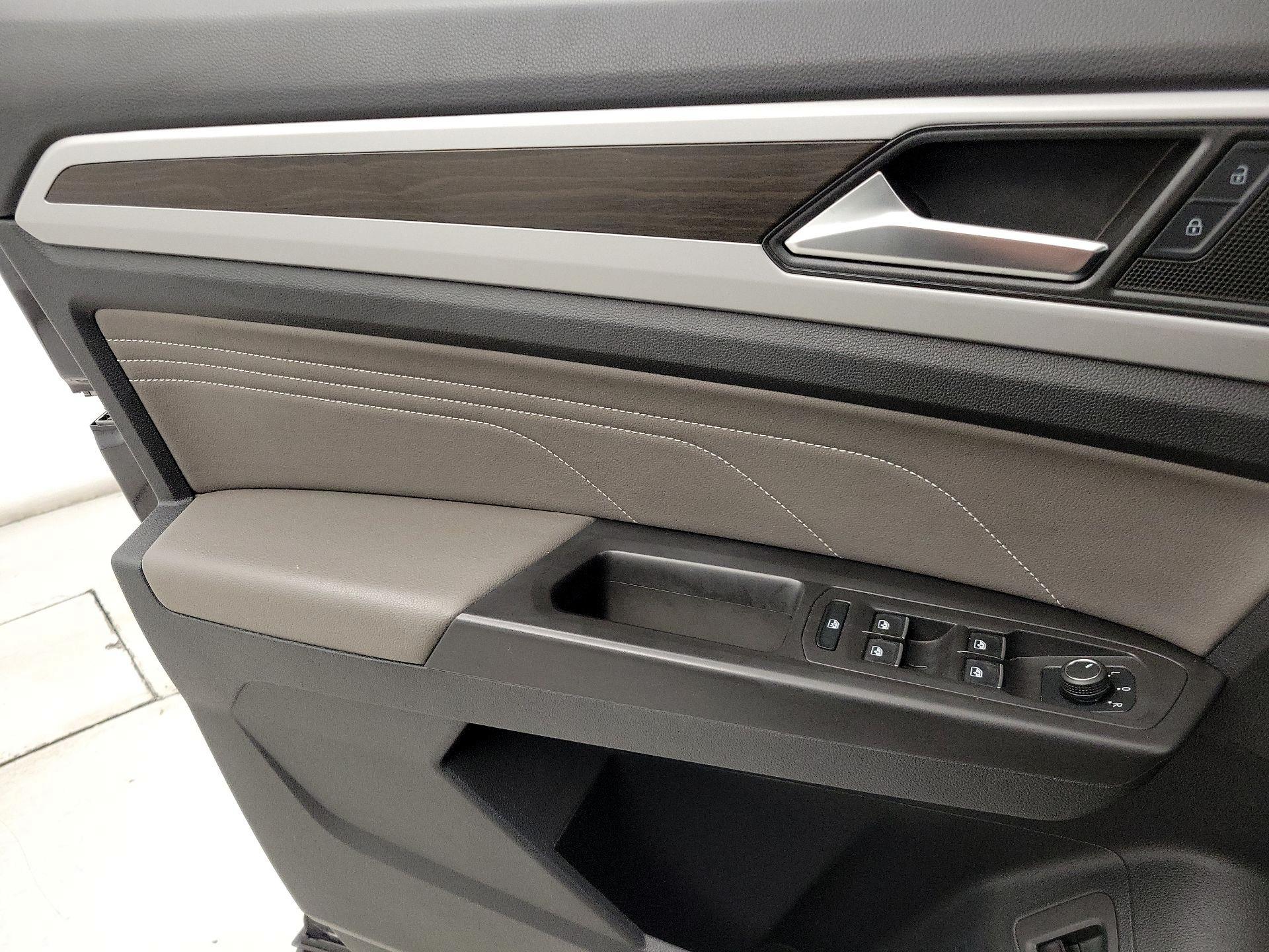 Thumbnail: 2023 Volkswagen Atlas - 12