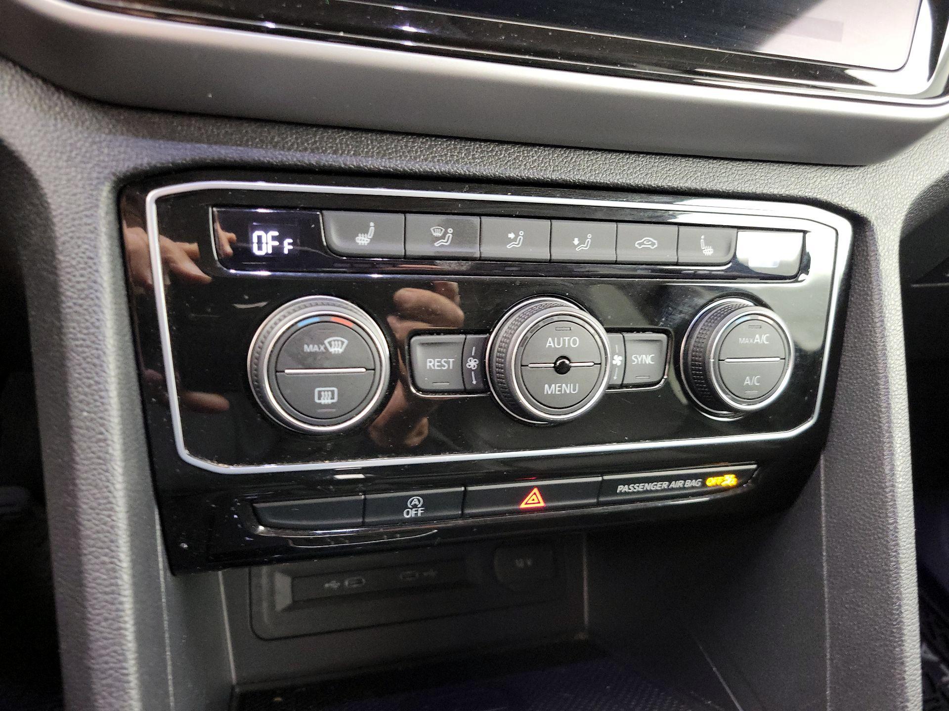 Thumbnail: 2023 Volkswagen Atlas - 16