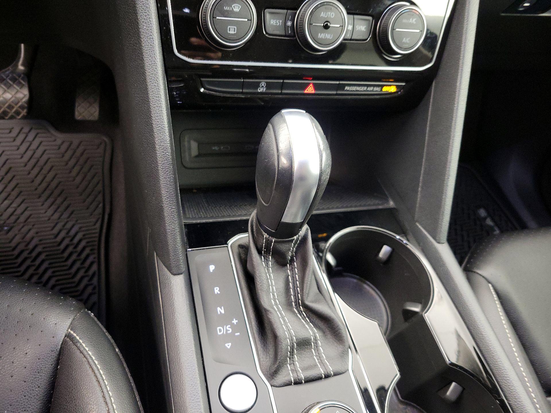 Thumbnail: 2023 Volkswagen Atlas - 17