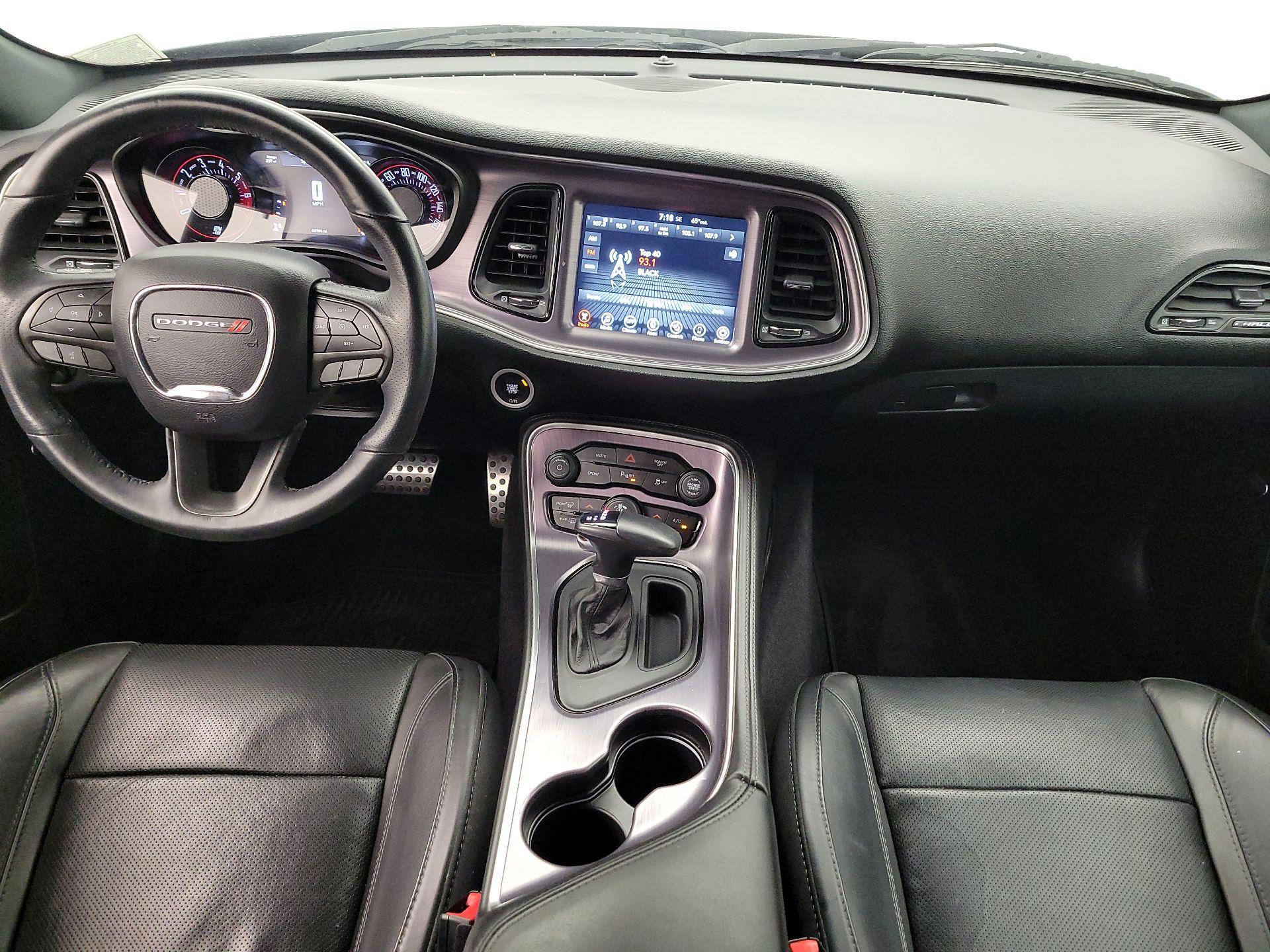 Thumbnail: 2017 Dodge Challenger - 9