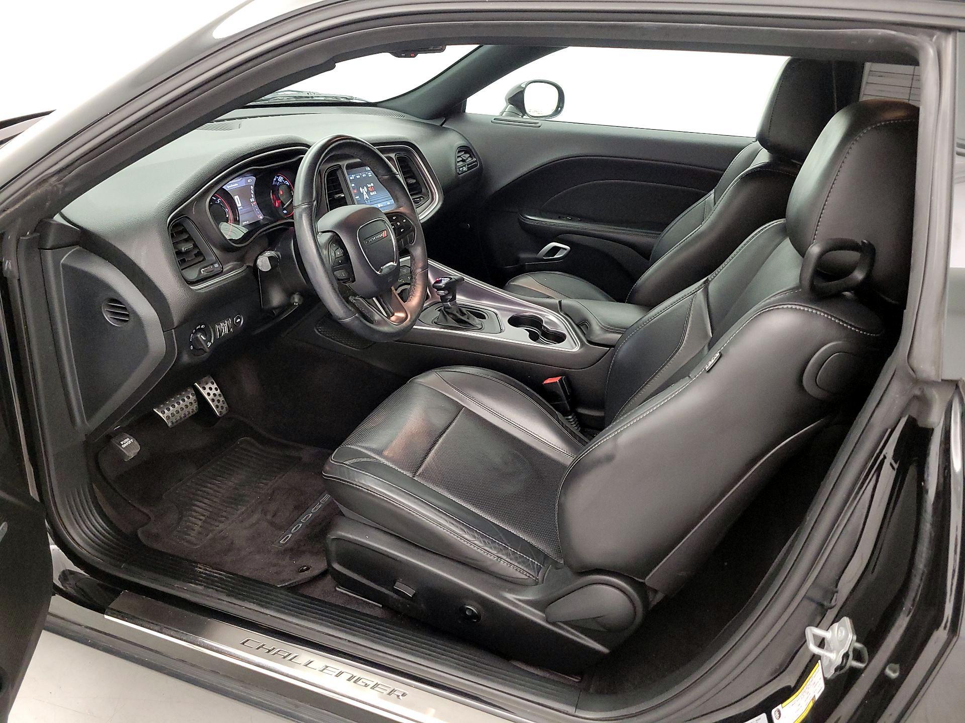 Thumbnail: 2017 Dodge Challenger - 11