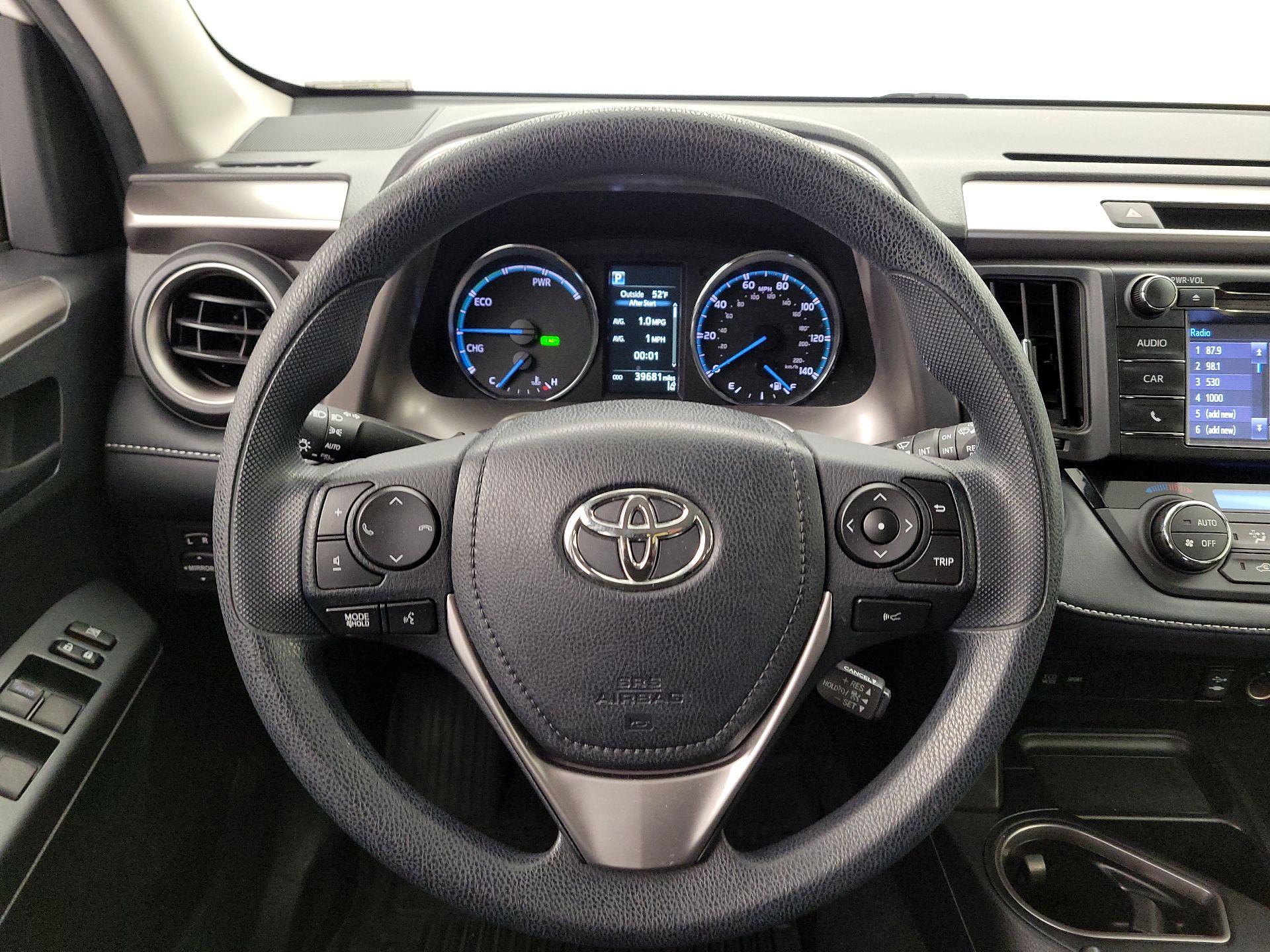 Thumbnail: 2018 Toyota RAV4 - 10