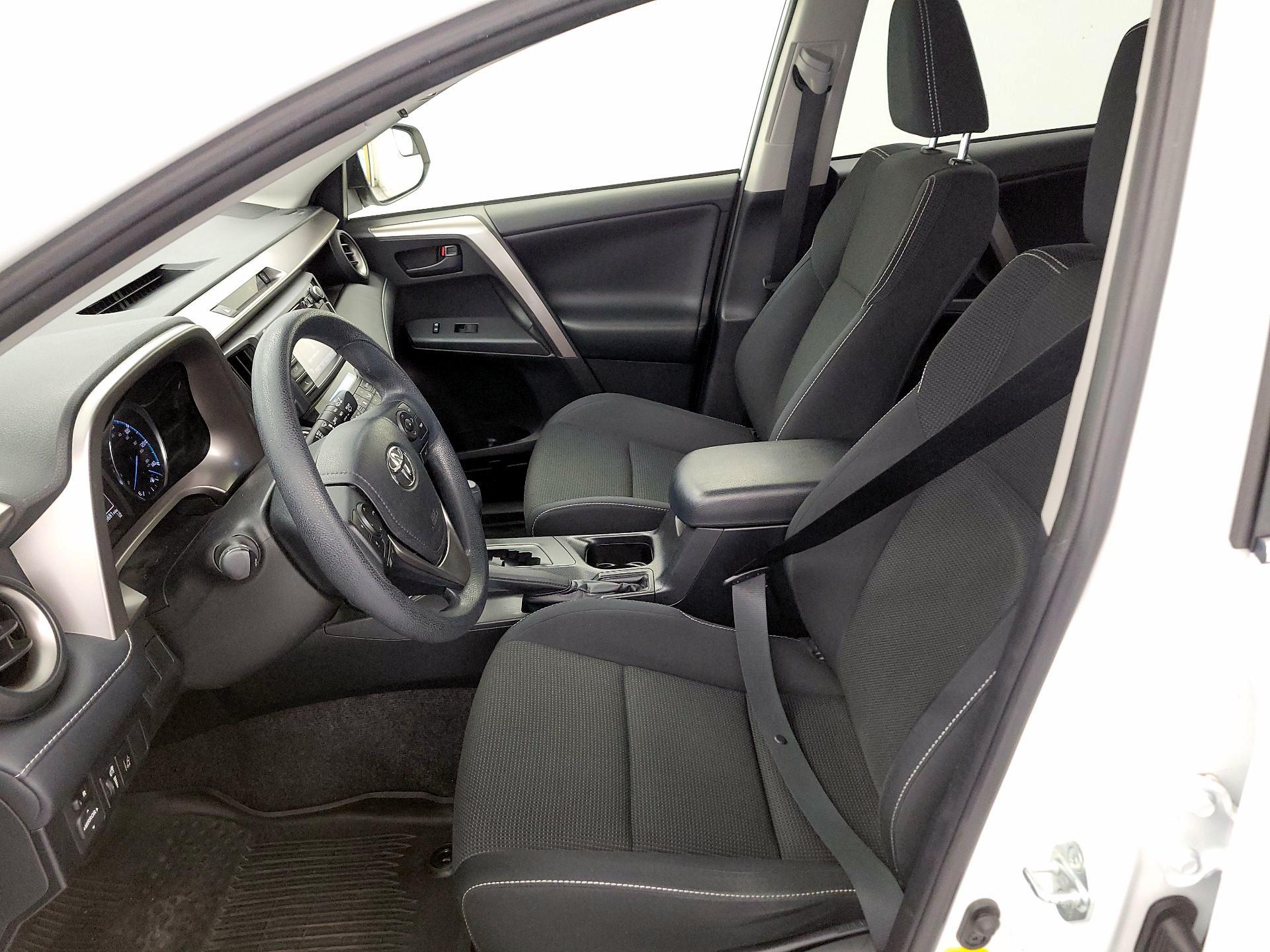 Thumbnail: 2018 Toyota RAV4 - 11