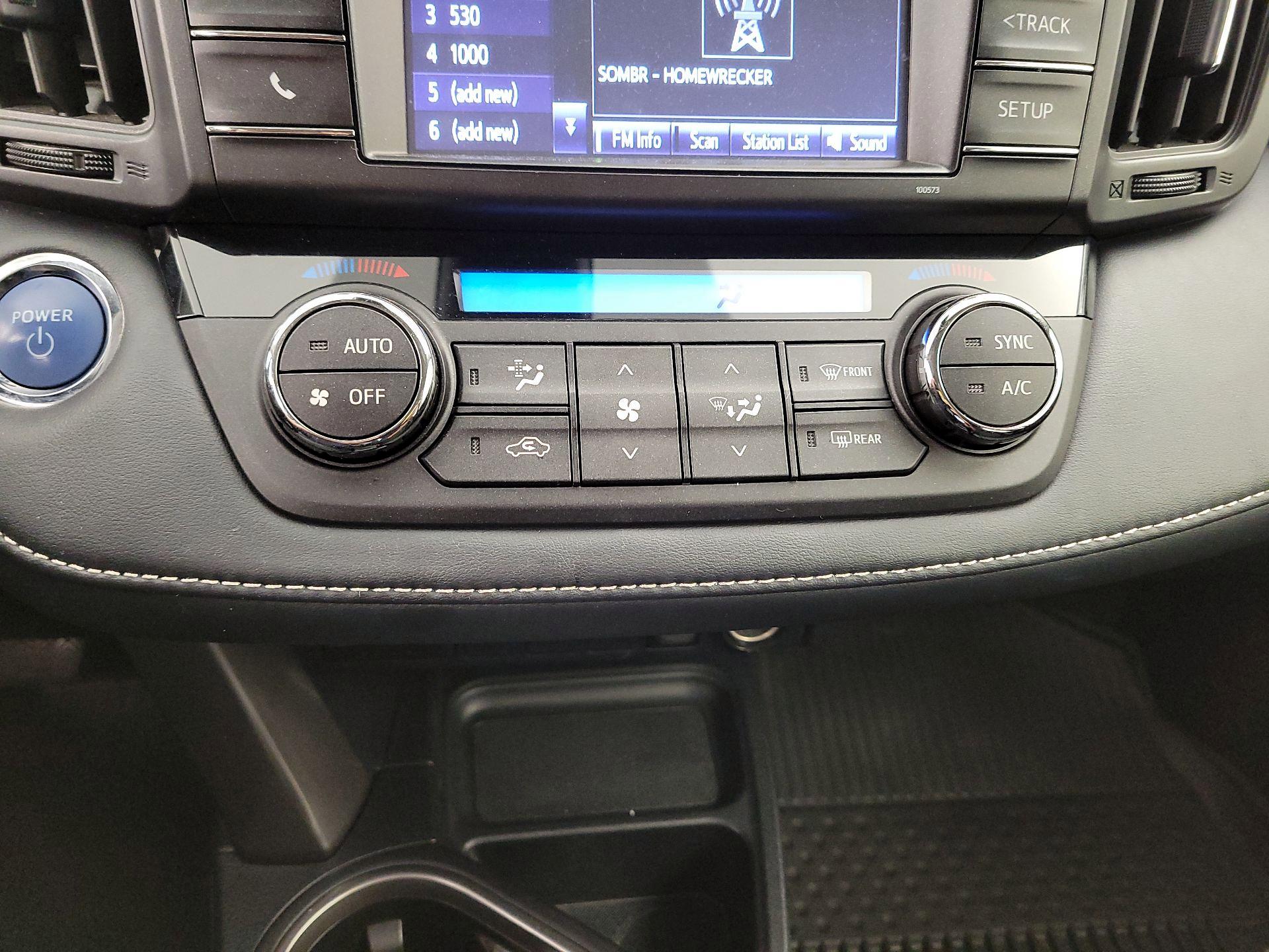 Thumbnail: 2018 Toyota RAV4 - 16