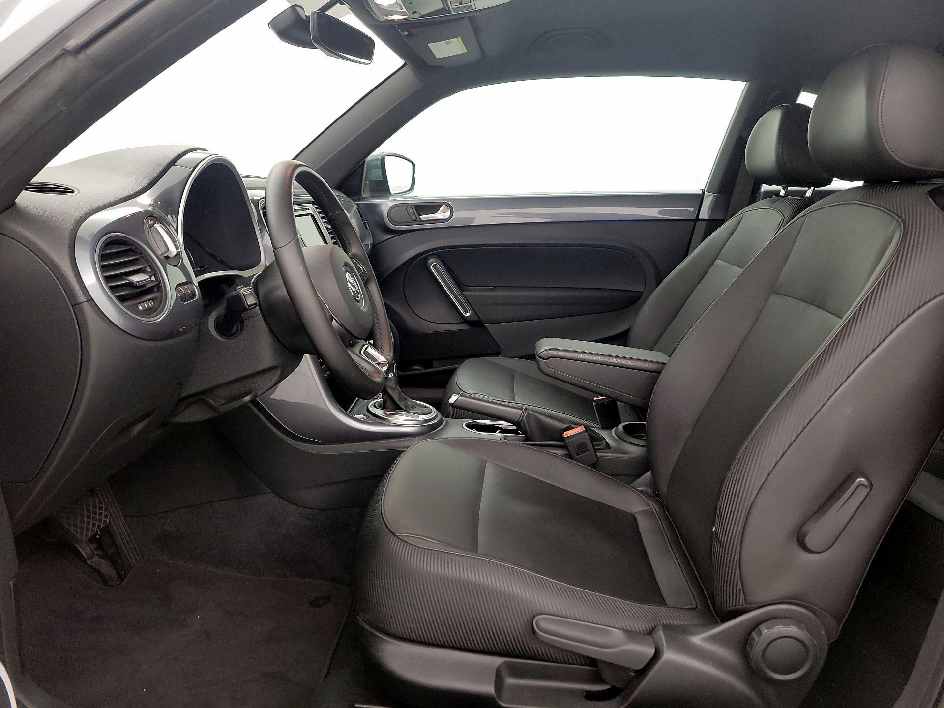 Thumbnail: 2017 Volkswagen Beetle - 11
