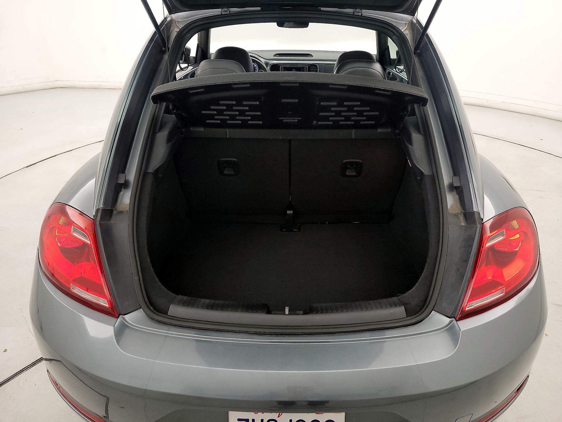 Thumbnail: 2017 Volkswagen Beetle - 20