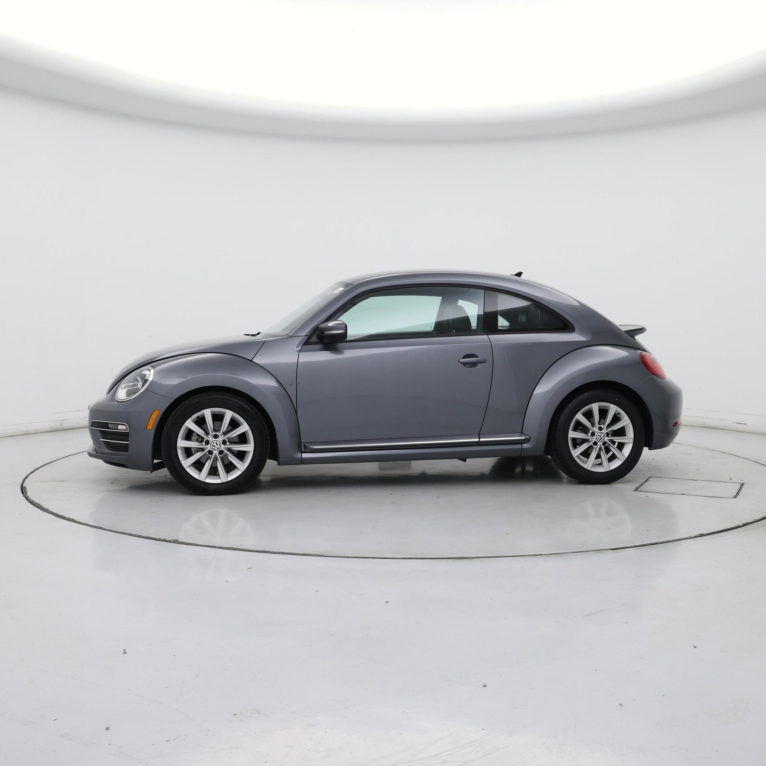 Thumbnail: 2017 Volkswagen Beetle - 3