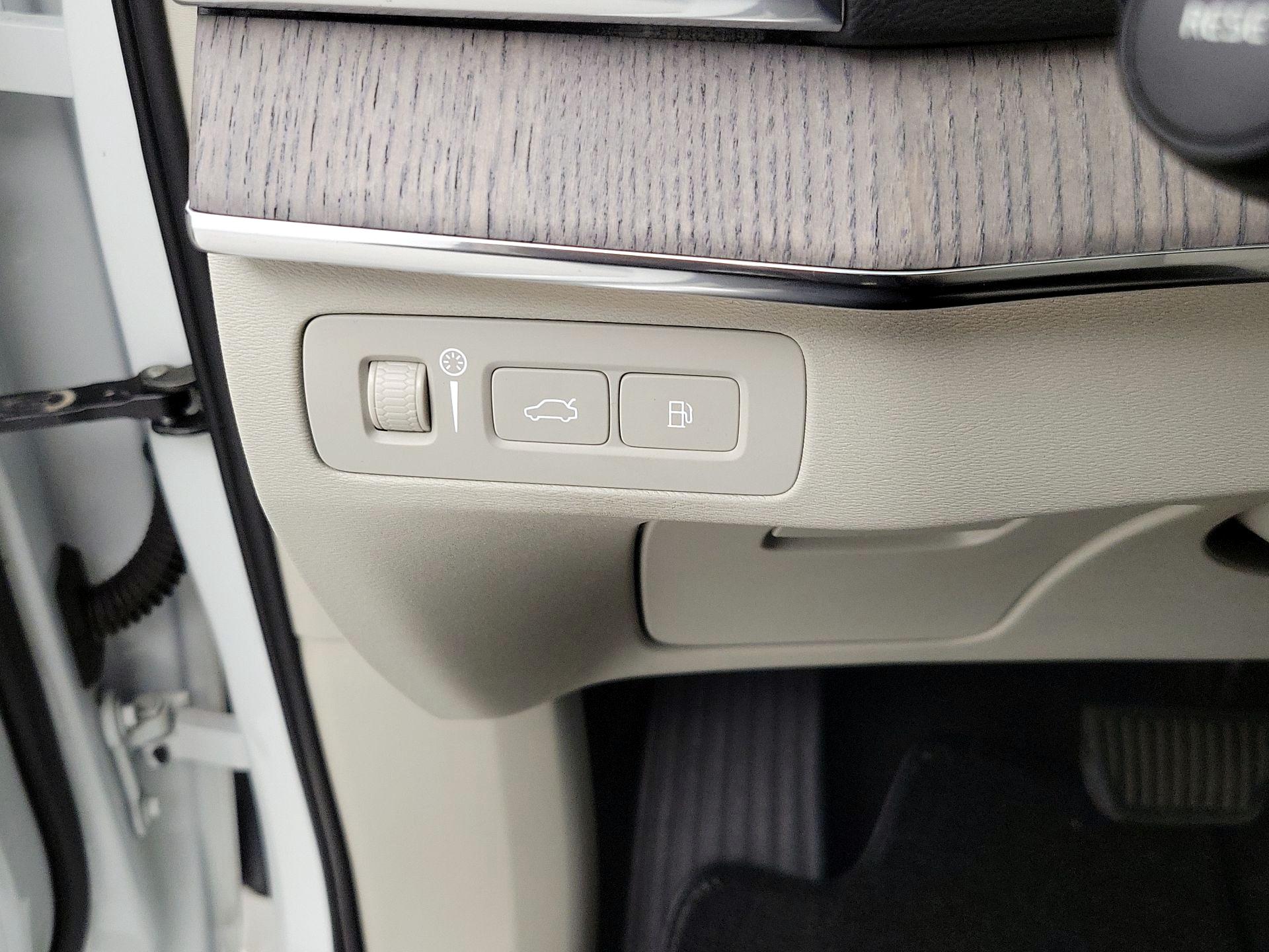 Thumbnail: 2022 Volvo XC90 - 12