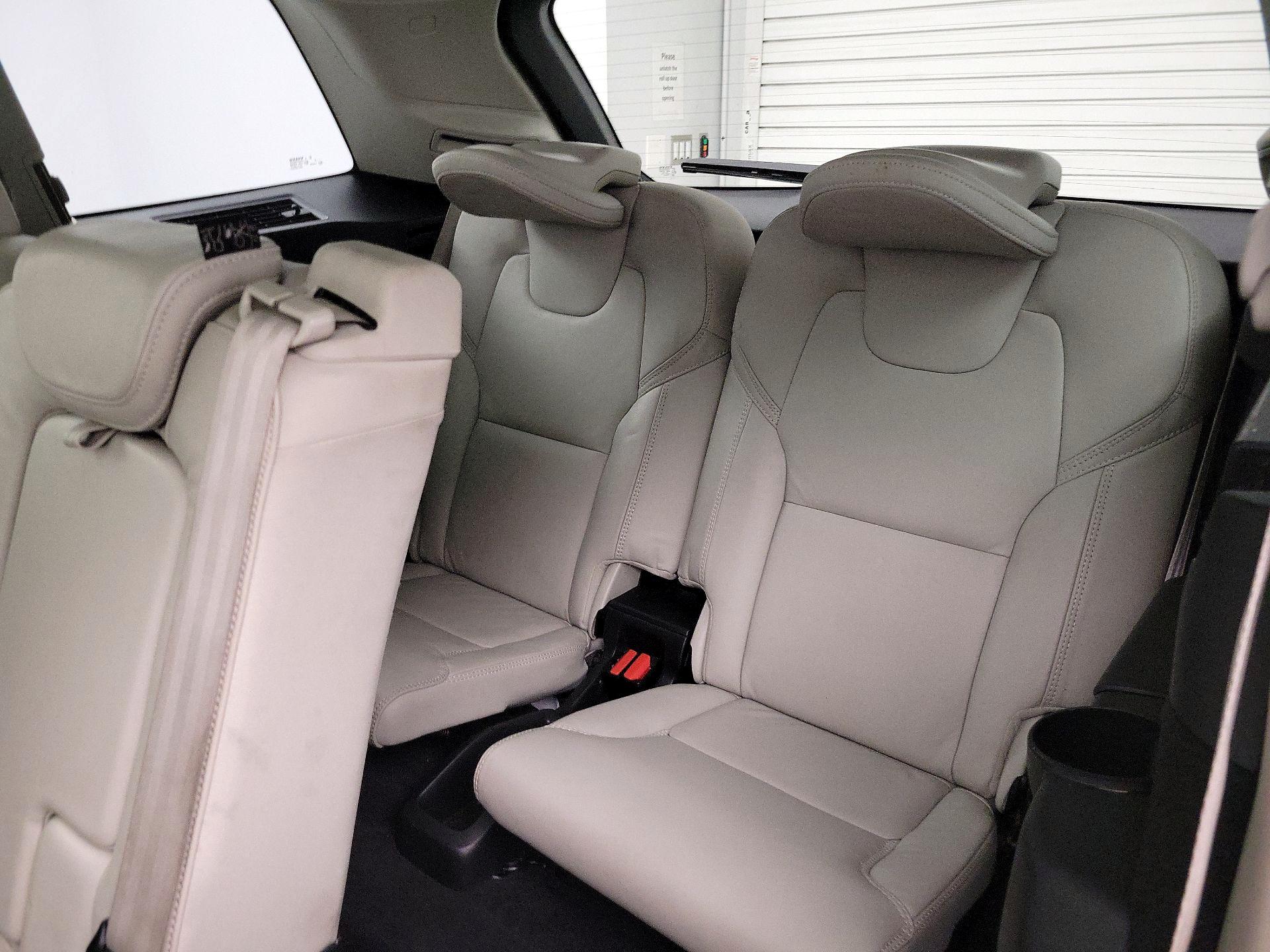 Thumbnail: 2022 Volvo XC90 - 19