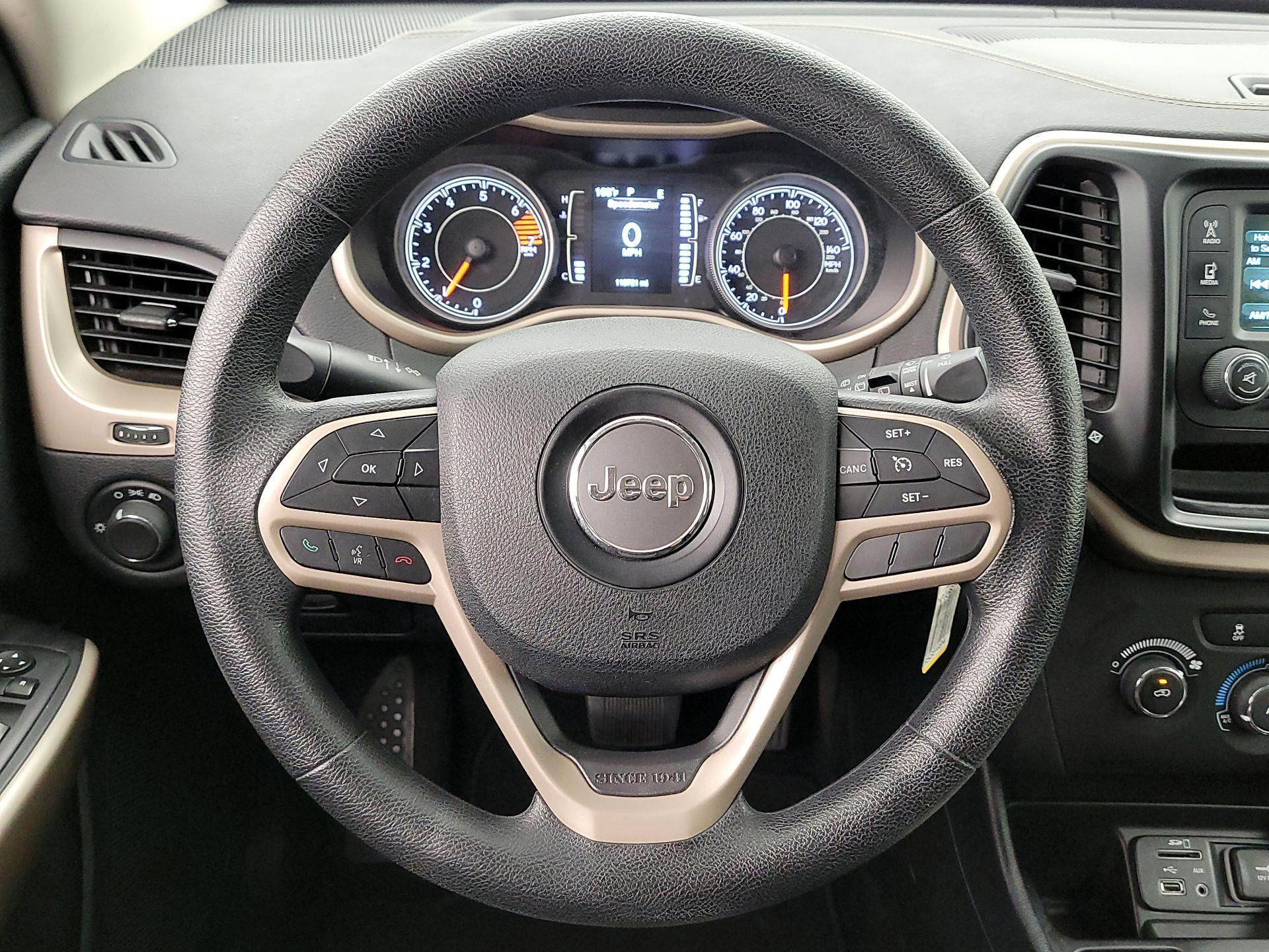 Thumbnail: 2017 Jeep Cherokee - 10