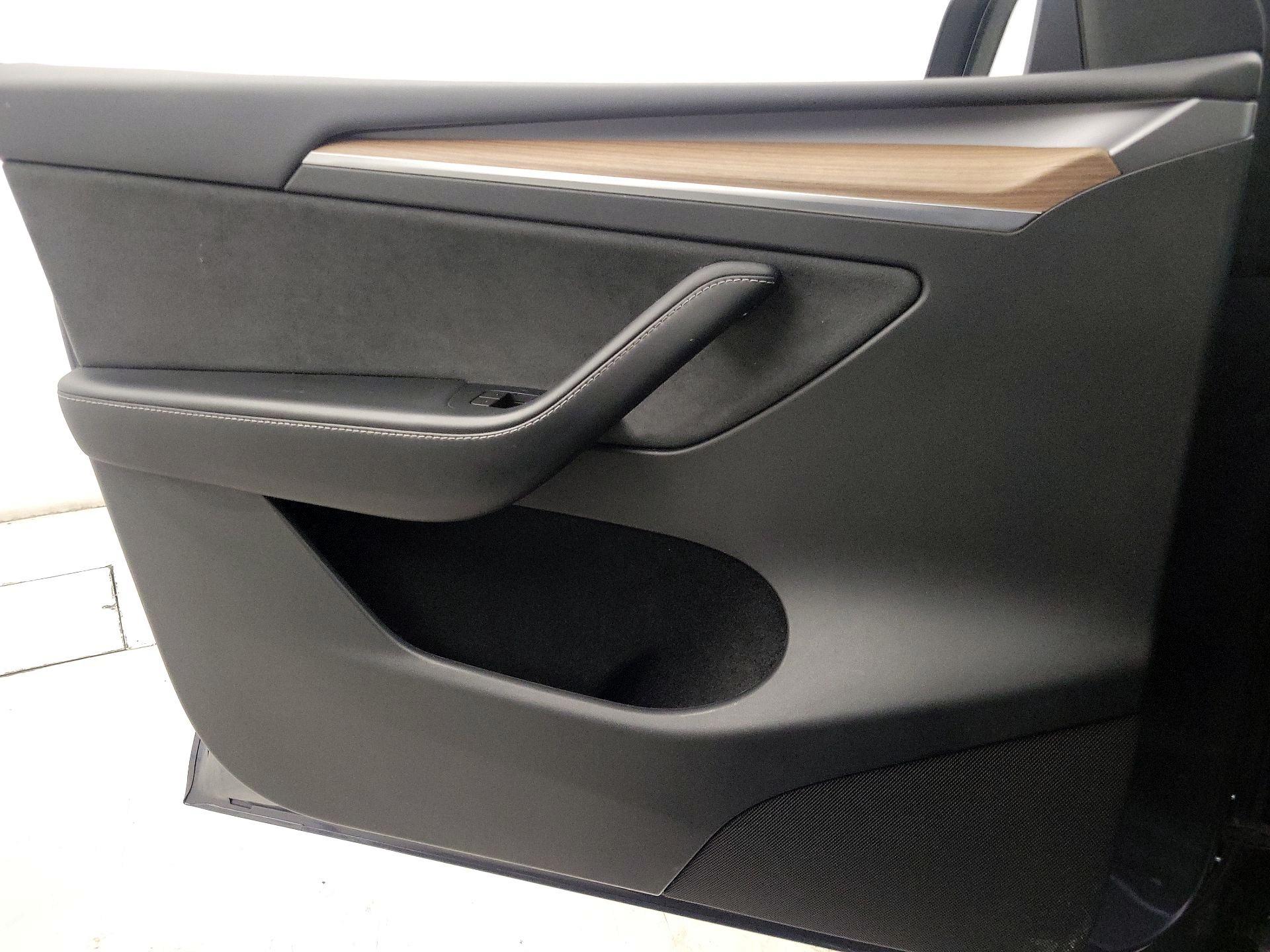 Thumbnail: 2023 Tesla Model Y - 12