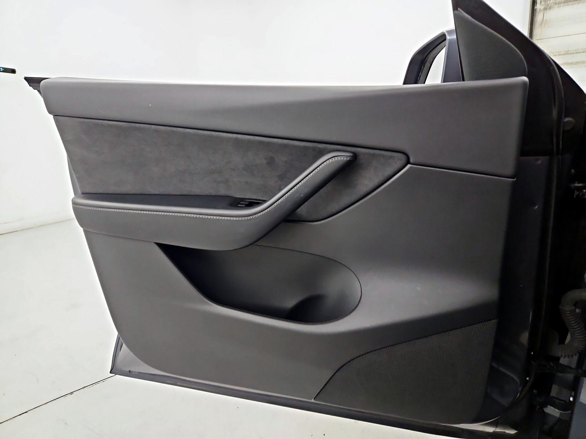 Thumbnail: 2021 Tesla Model Y - 12