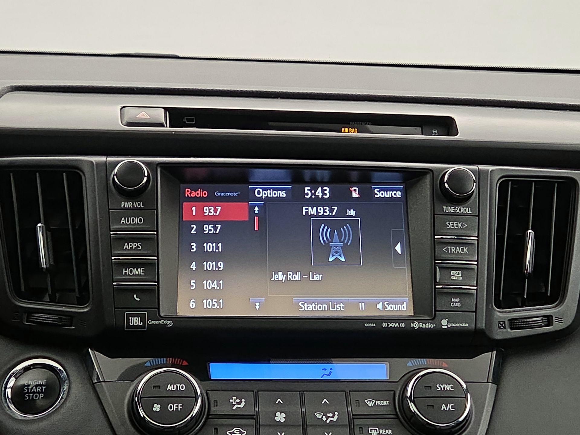 Thumbnail: 2016 Toyota RAV4 - 15