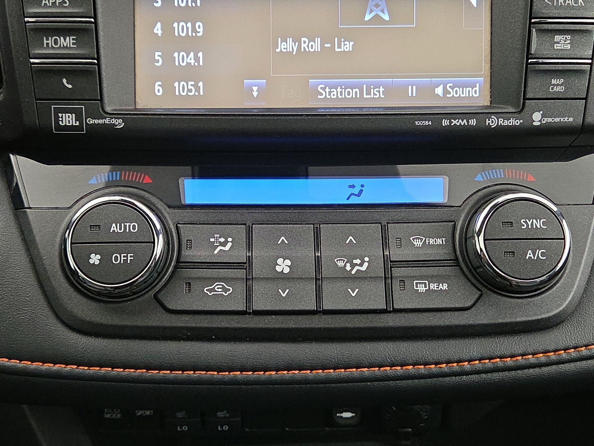 Thumbnail: 2016 Toyota RAV4 - 16