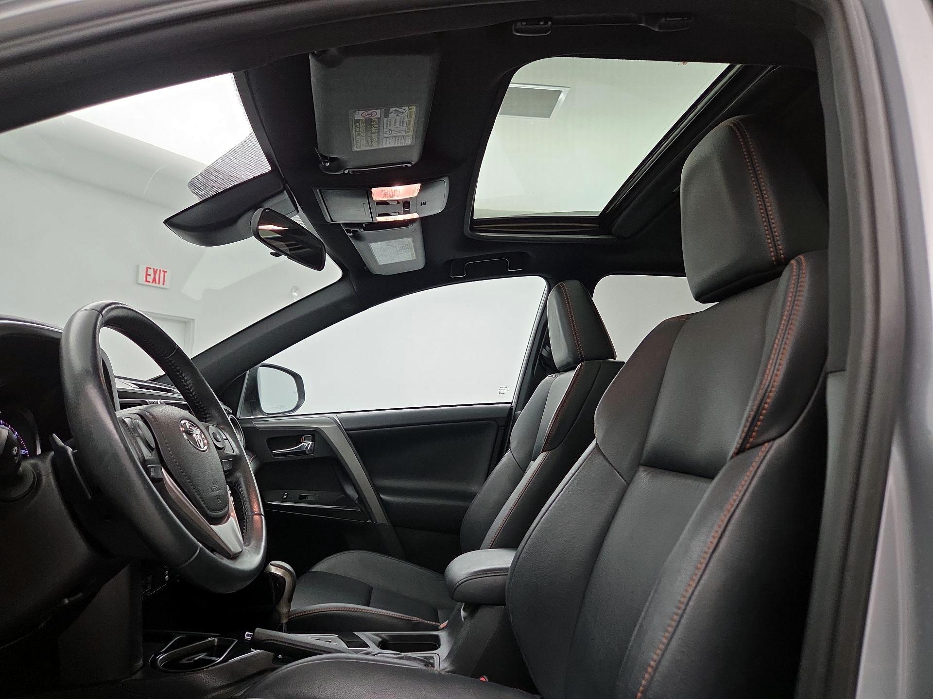 Thumbnail: 2016 Toyota RAV4 - 19