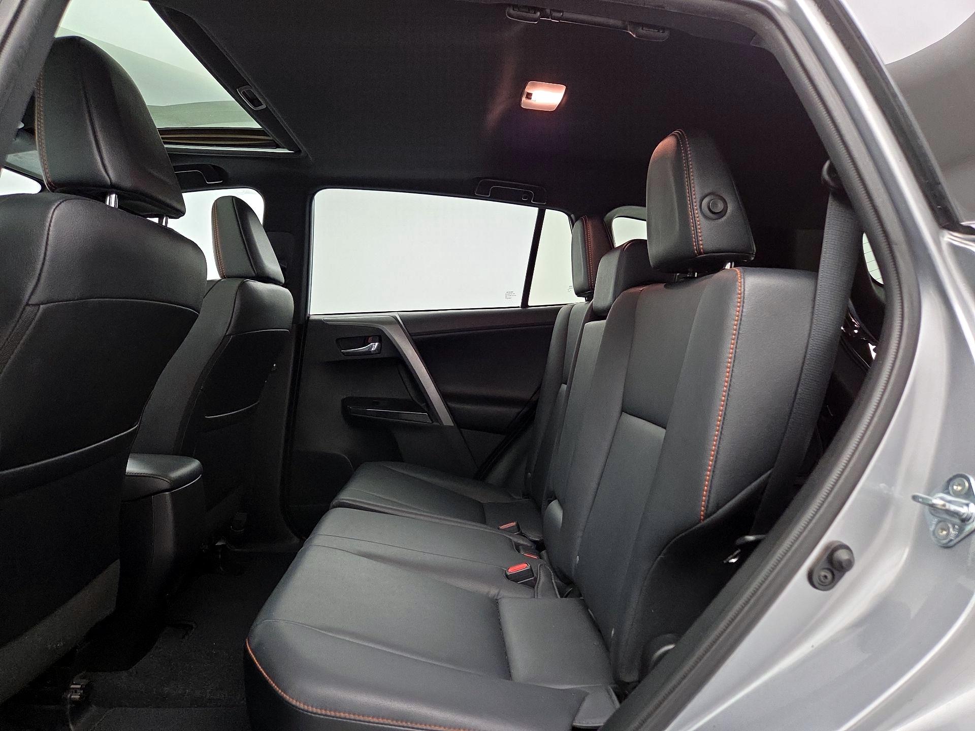 Thumbnail: 2016 Toyota RAV4 - 20