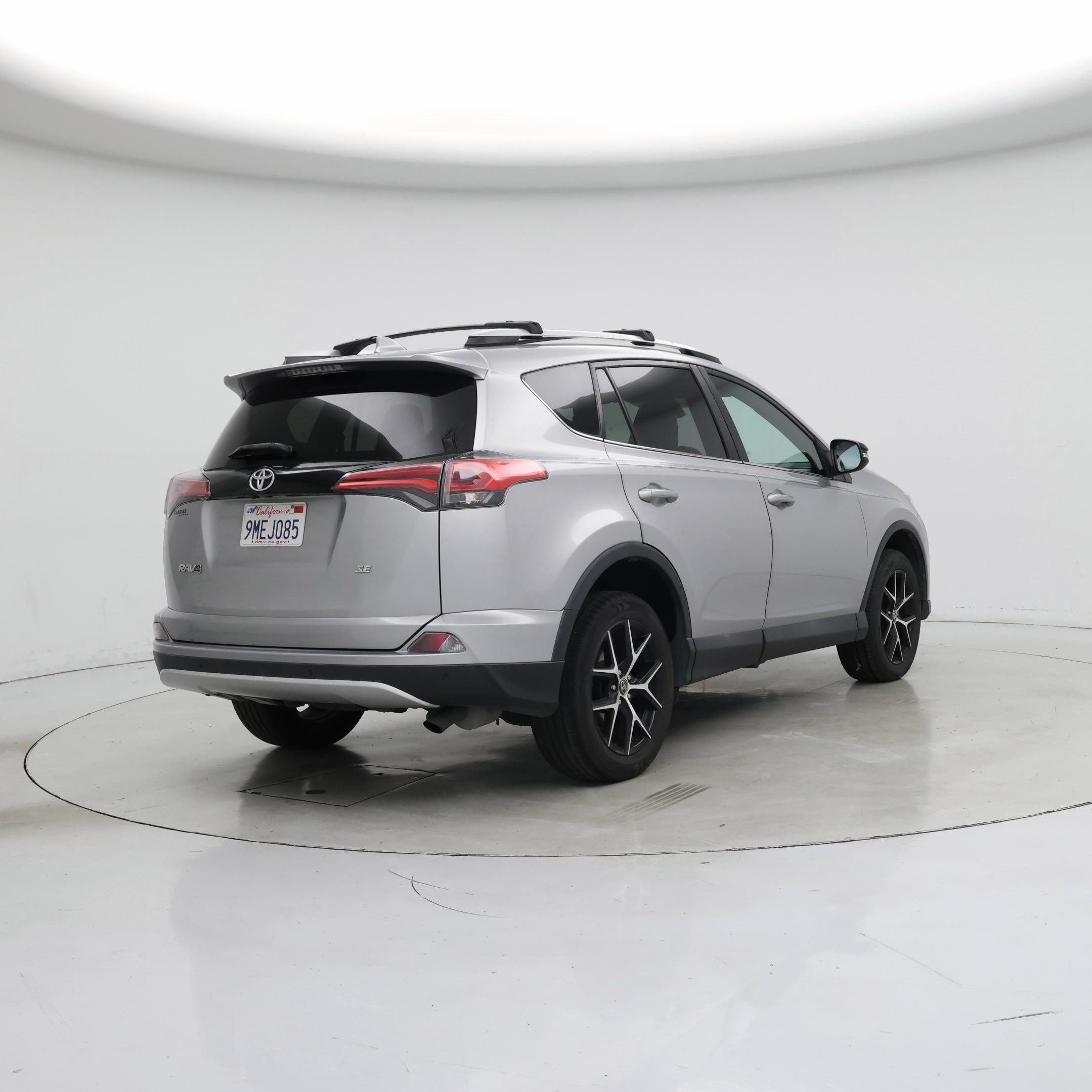 Thumbnail: 2016 Toyota RAV4 - 8